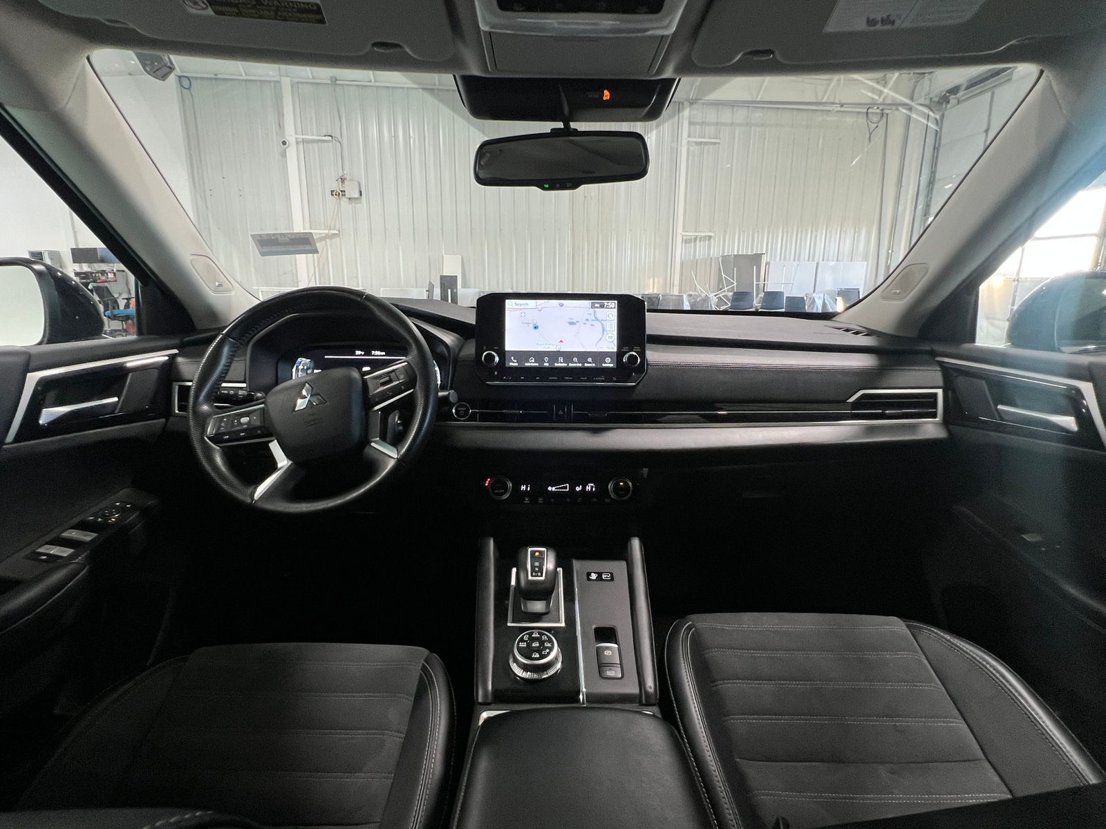 Thumbnail: 2024 Mitsubishi Outlander - 2