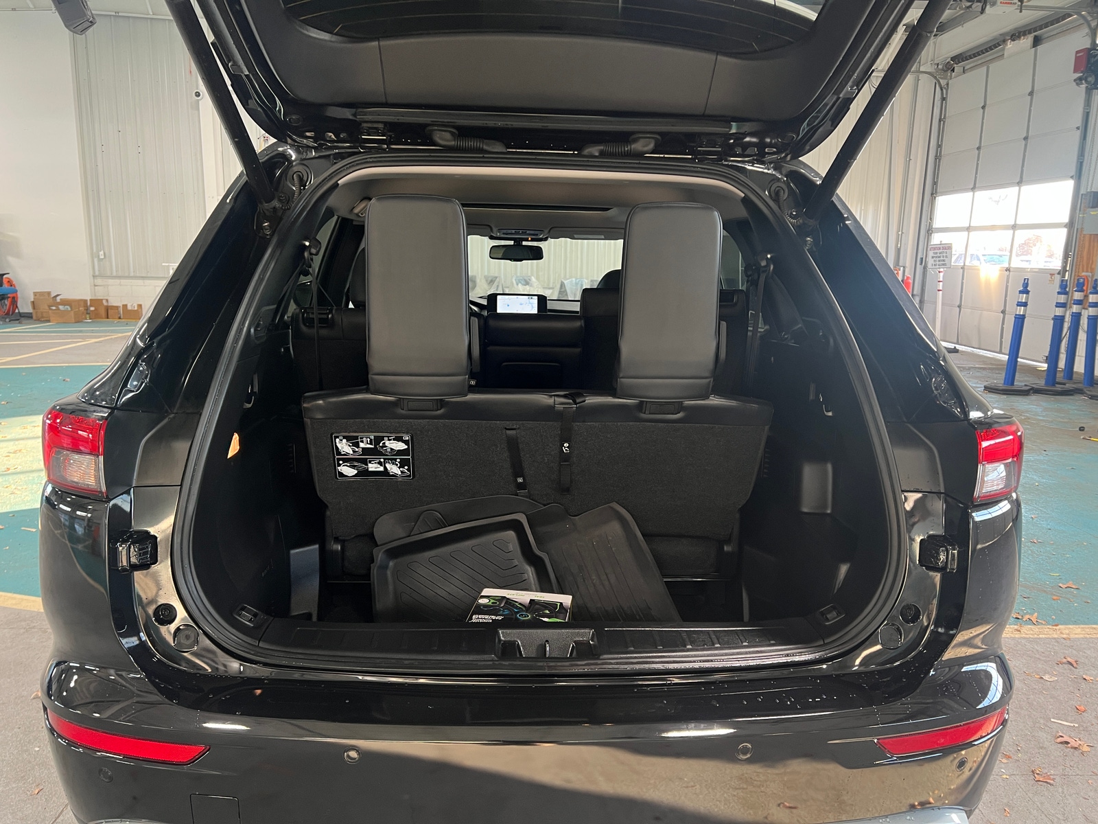 Thumbnail: 2024 Mitsubishi Outlander - 6