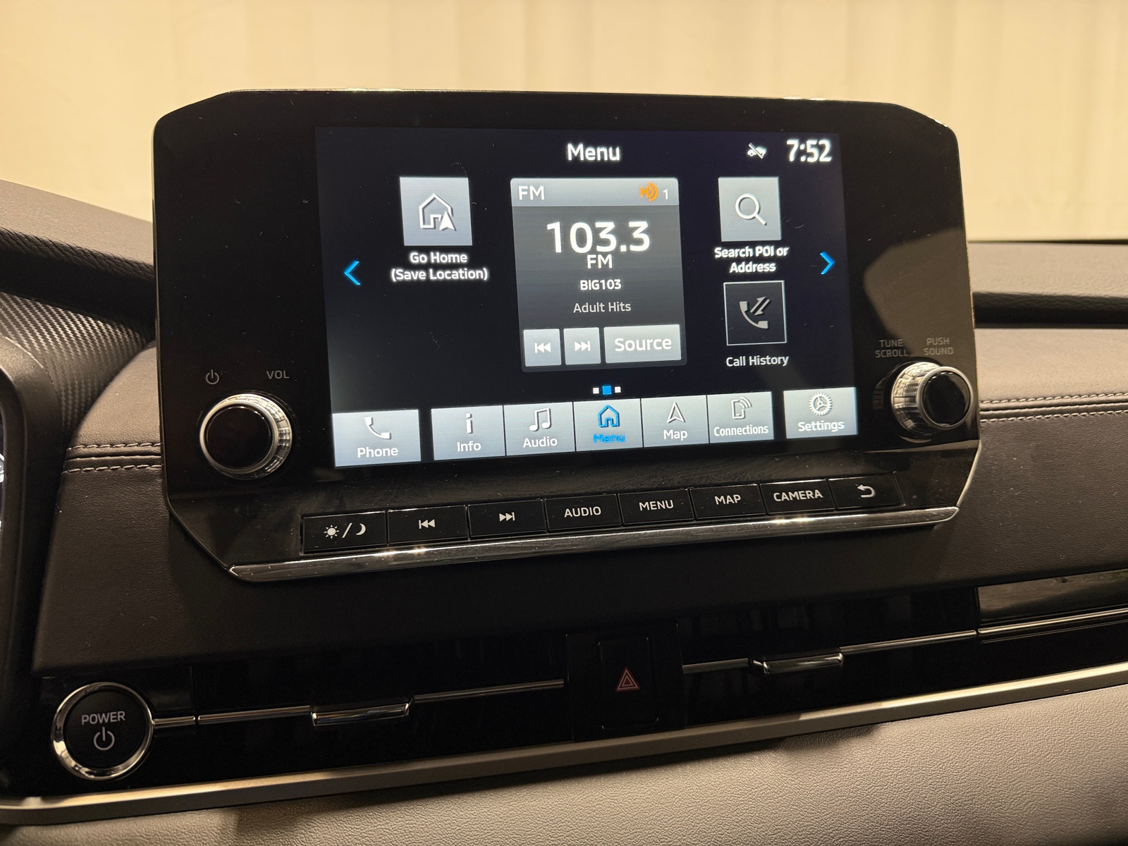 Thumbnail: 2023 Mitsubishi Outlander - 3