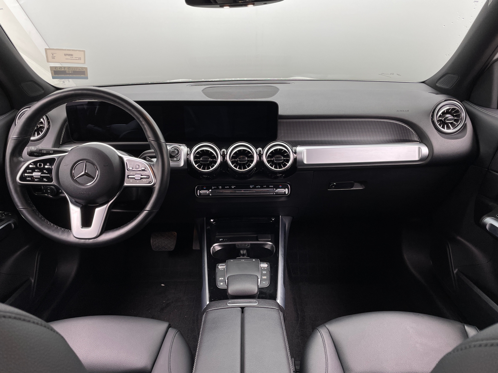 Thumbnail: 2022 Mercedes-Benz GLB - 2