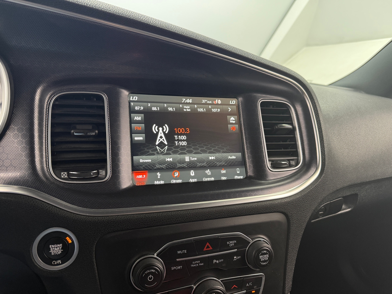 Thumbnail: 2018 Dodge Charger - 3