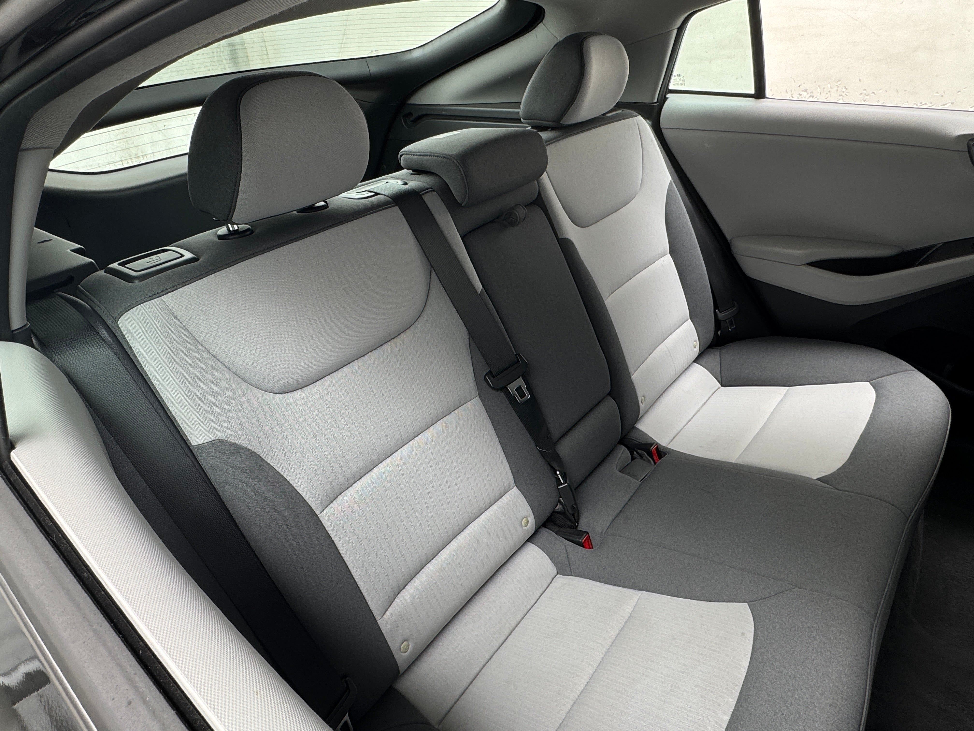 Used 2020 Hyundai IONIQ SE with VIN KMHC75LJ6LU073604 for sale in Oak Creek, WI