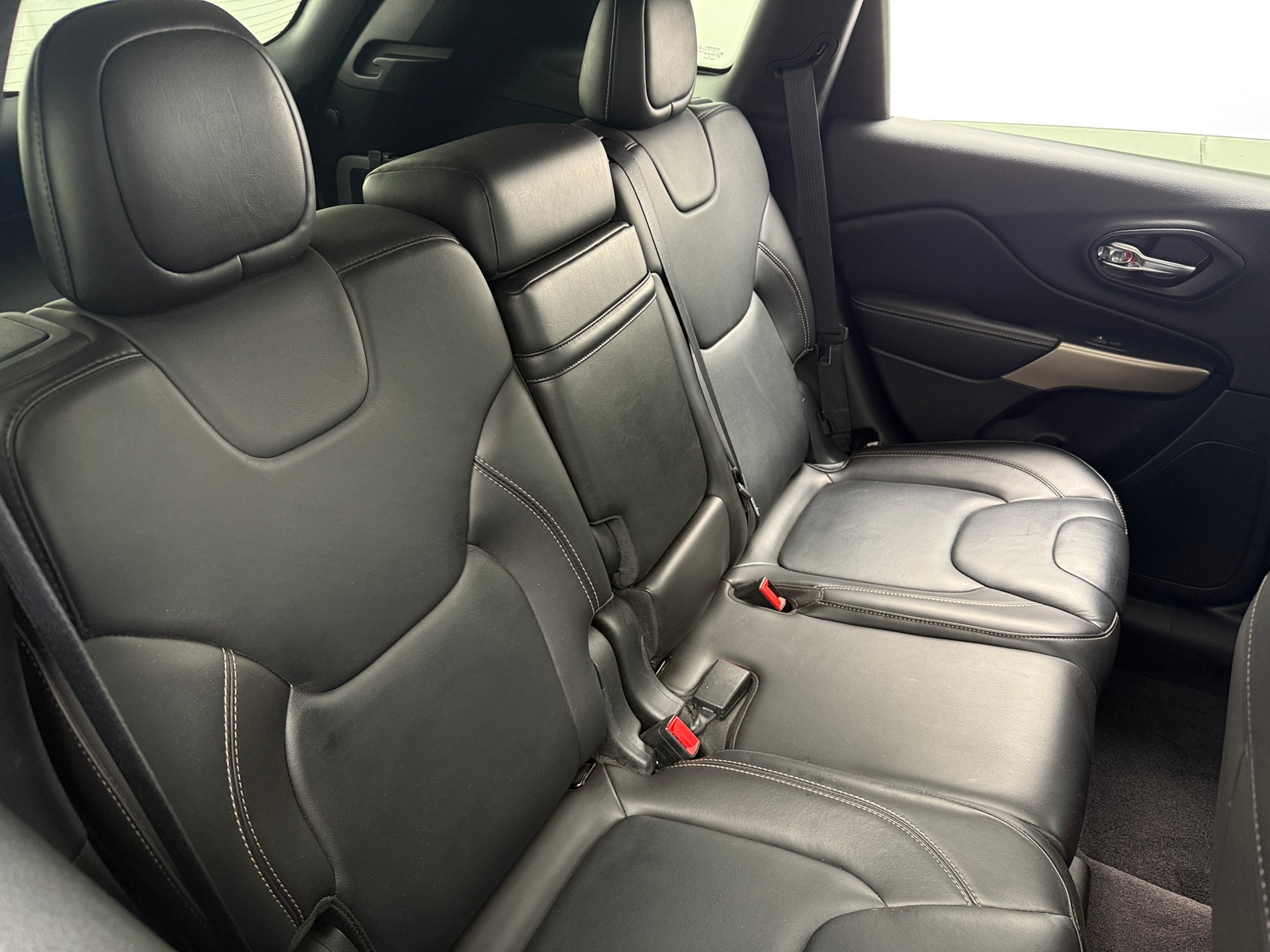 Thumbnail: 2017 Jeep Cherokee - 5