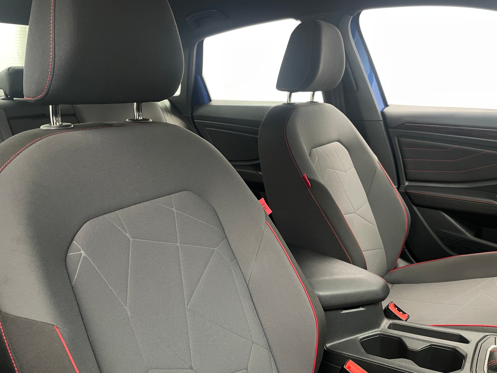 Thumbnail: 2024 Volkswagen Jetta - 2