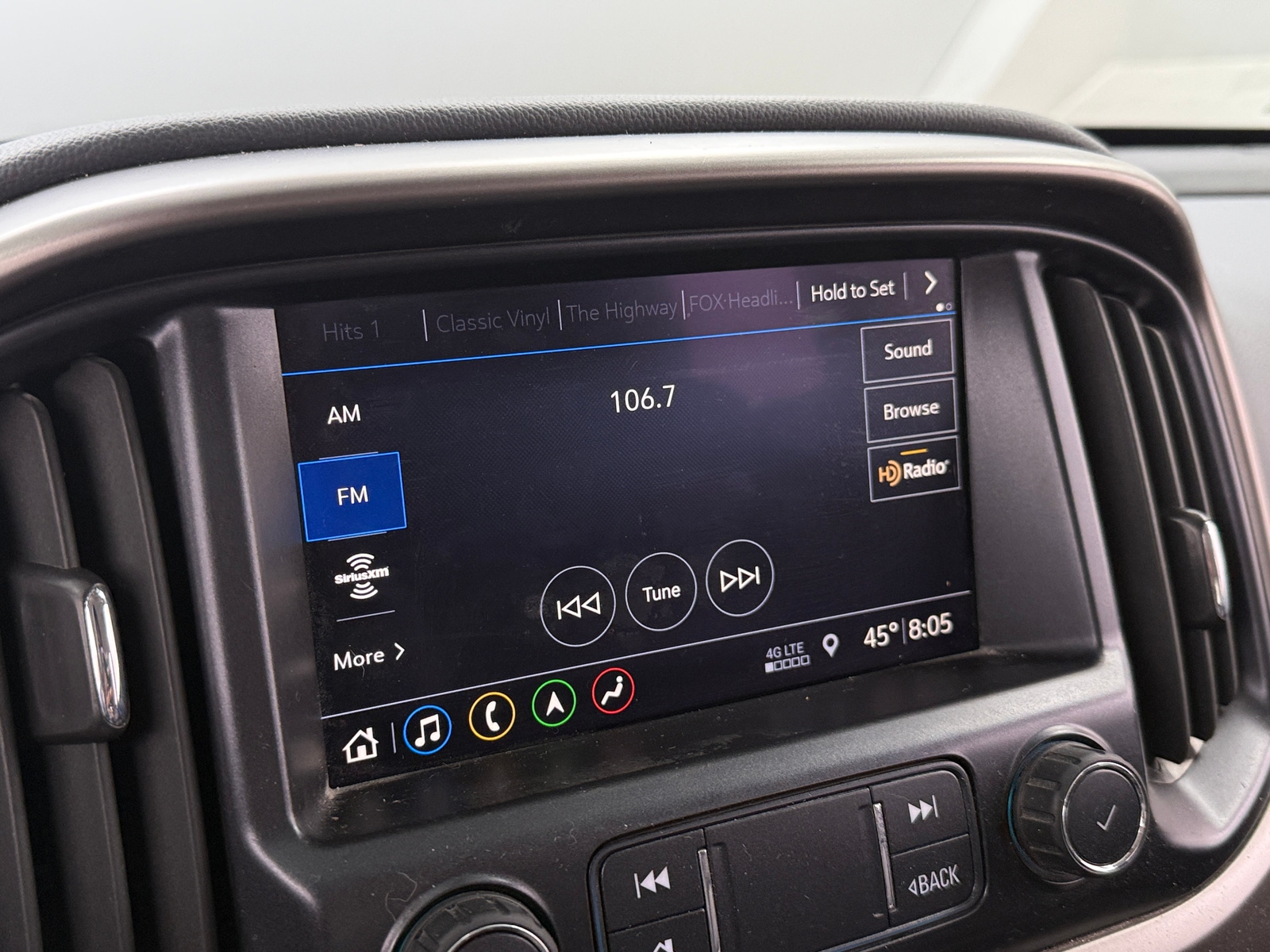 Thumbnail: 2021 Chevrolet Colorado - 3