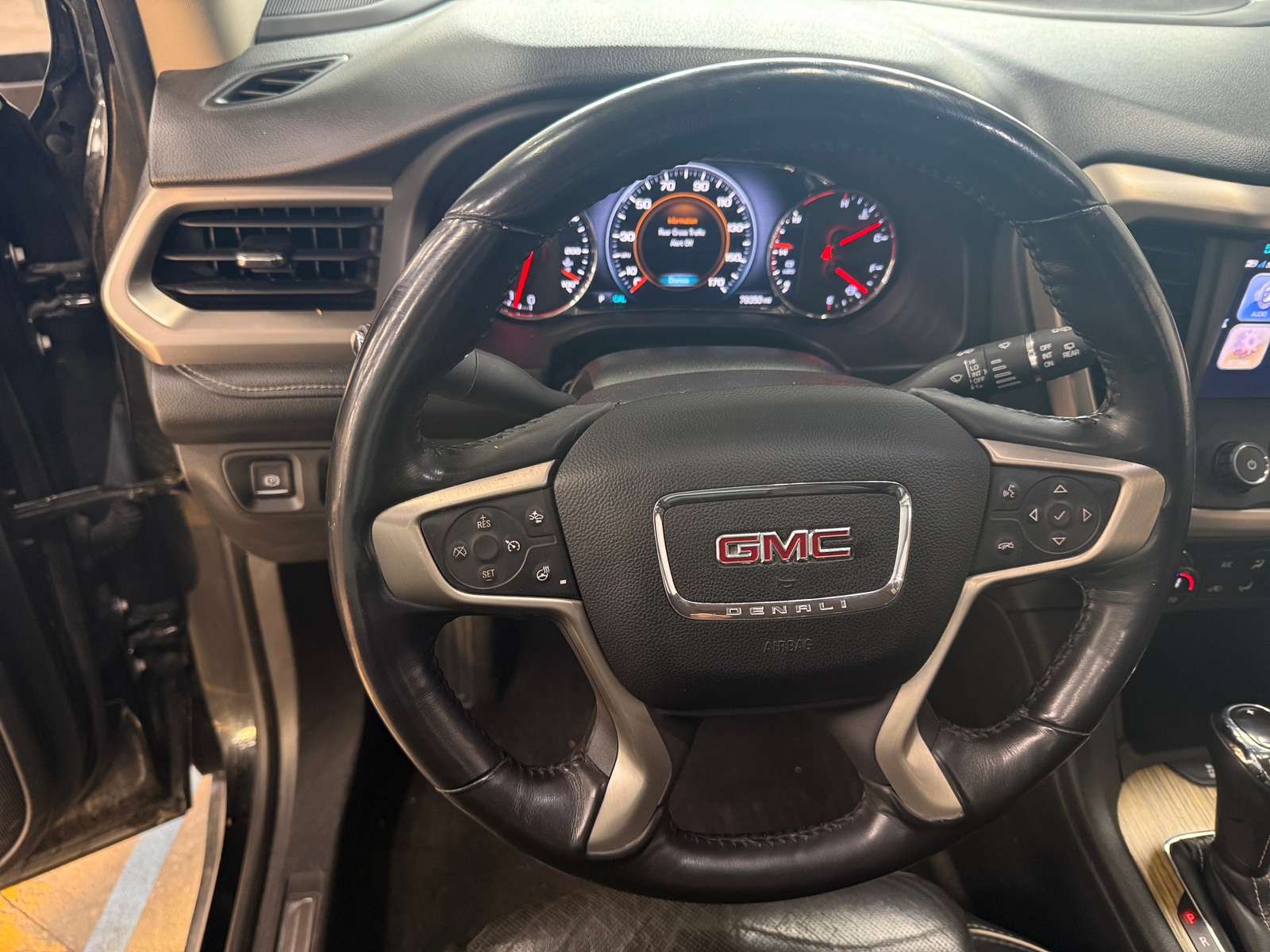 Thumbnail: 2017 GMC Acadia - 4