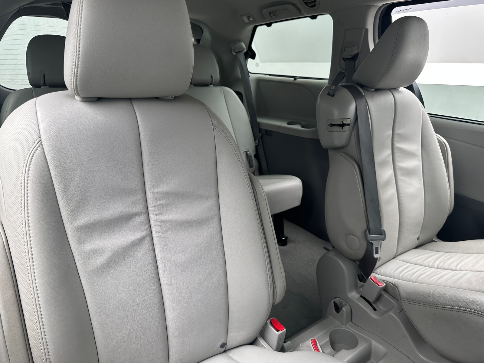 Thumbnail: 2014 Toyota Sienna - 5