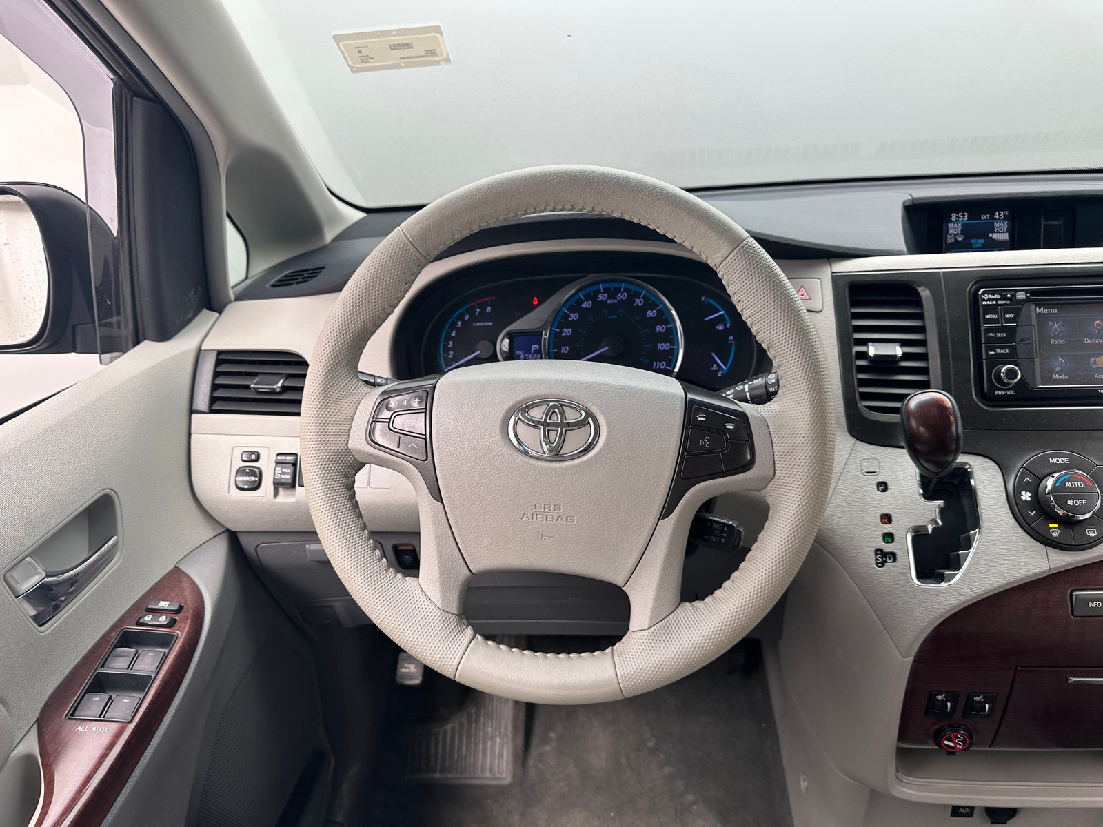 Thumbnail: 2014 Toyota Sienna - 4