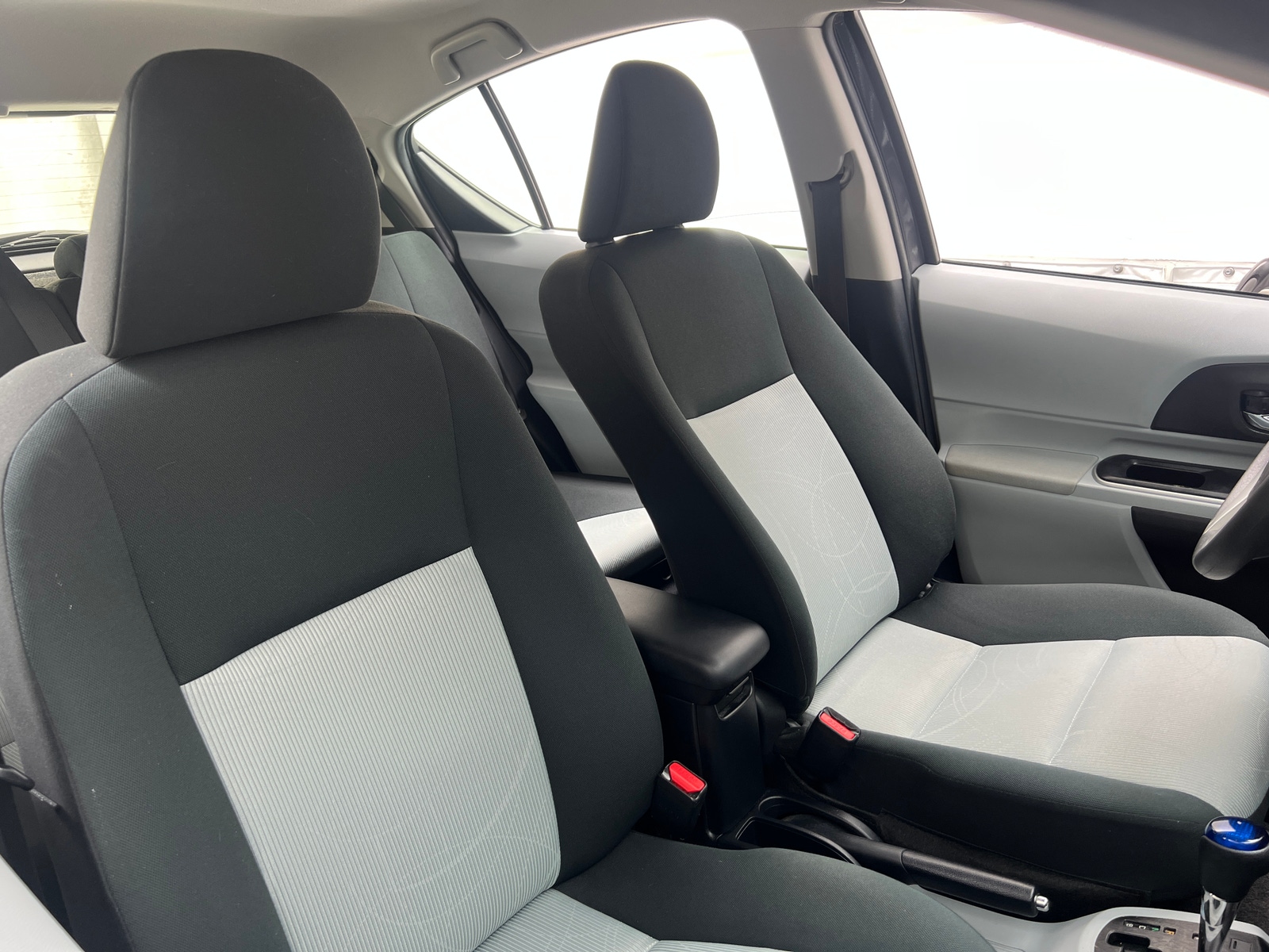 Thumbnail: 2014 Toyota Prius c - 2