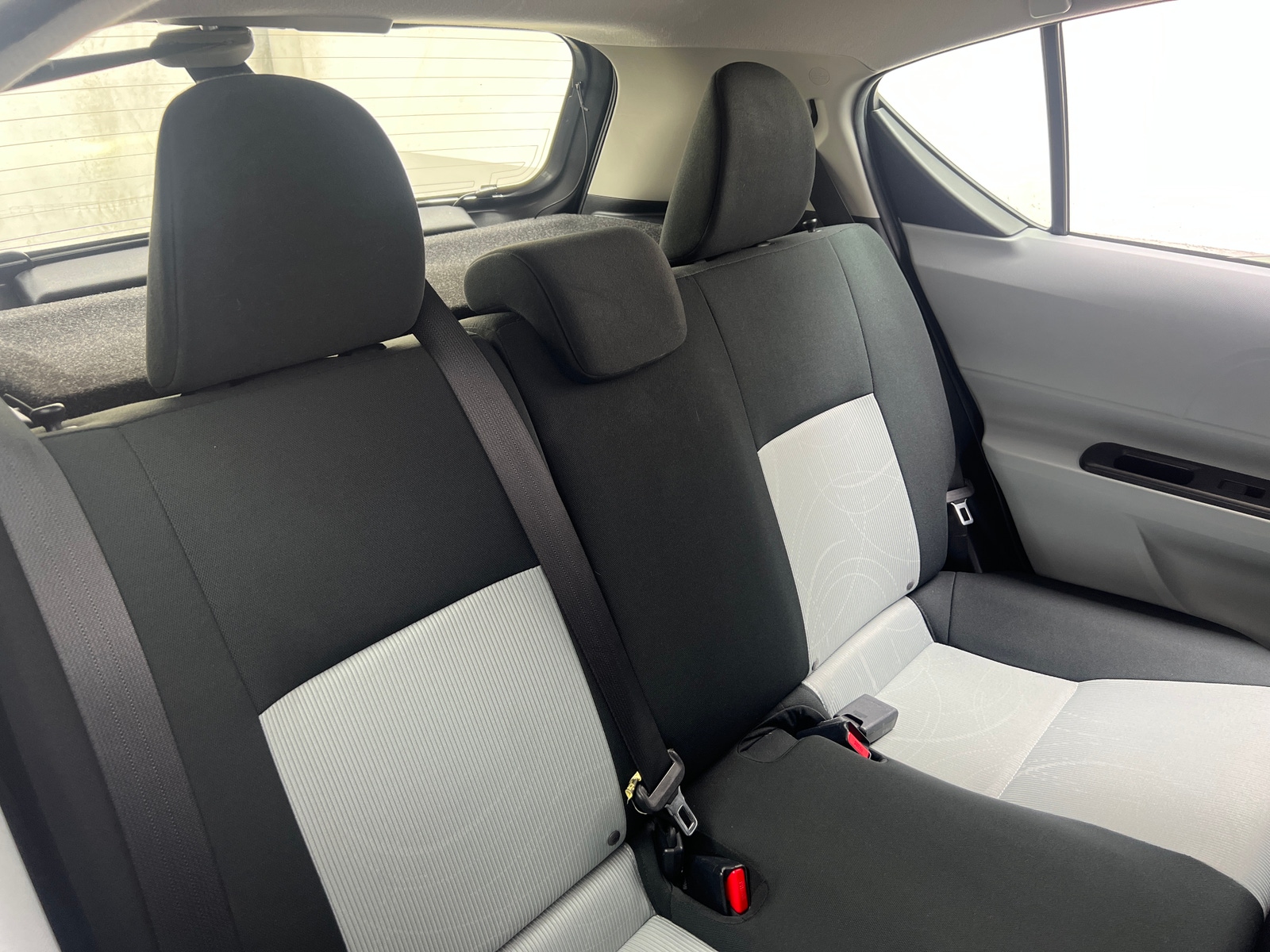 Thumbnail: 2014 Toyota Prius c - 6