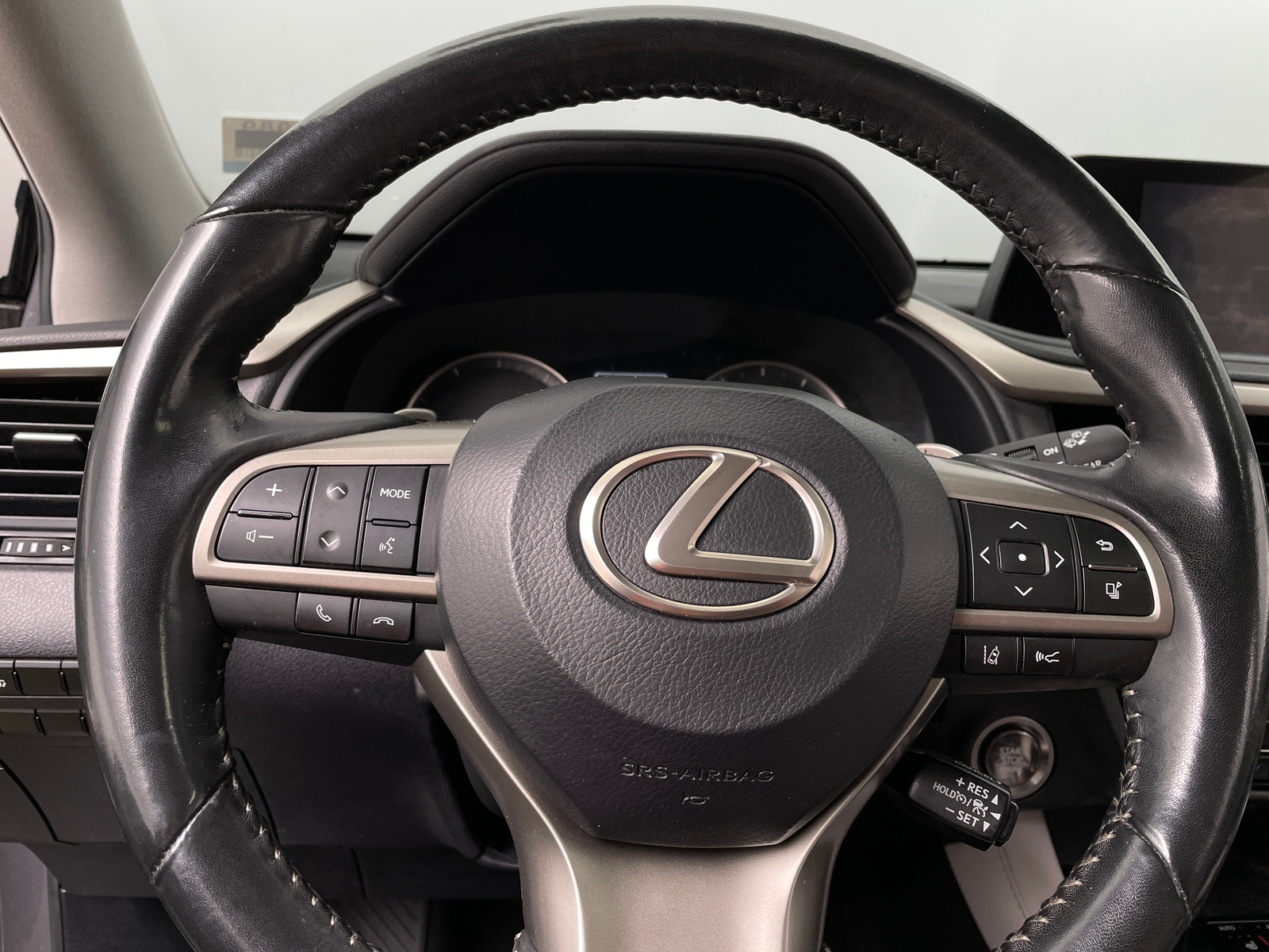 Thumbnail: 2020 Lexus RX - 4