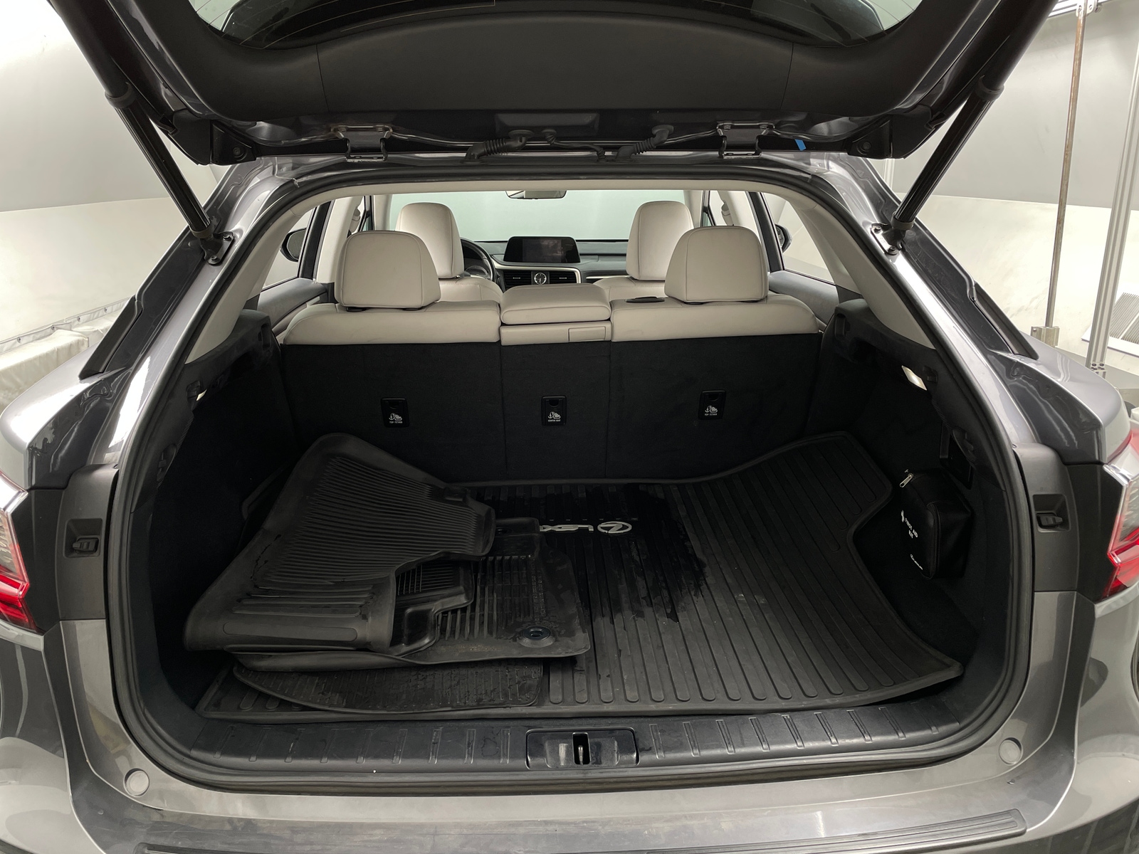 Thumbnail: 2020 Lexus RX - 6