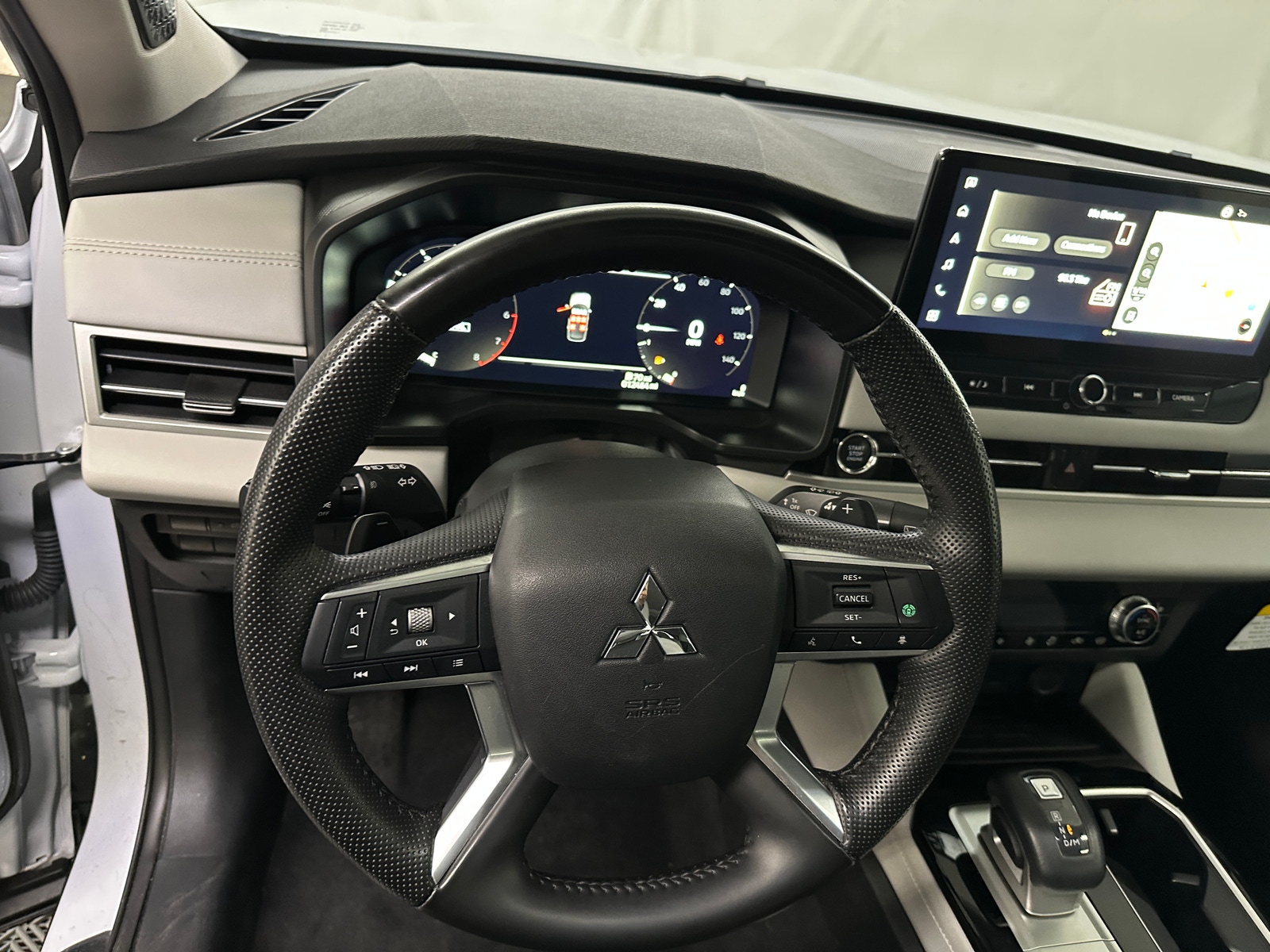 Thumbnail: 2025 Mitsubishi Outlander - 4