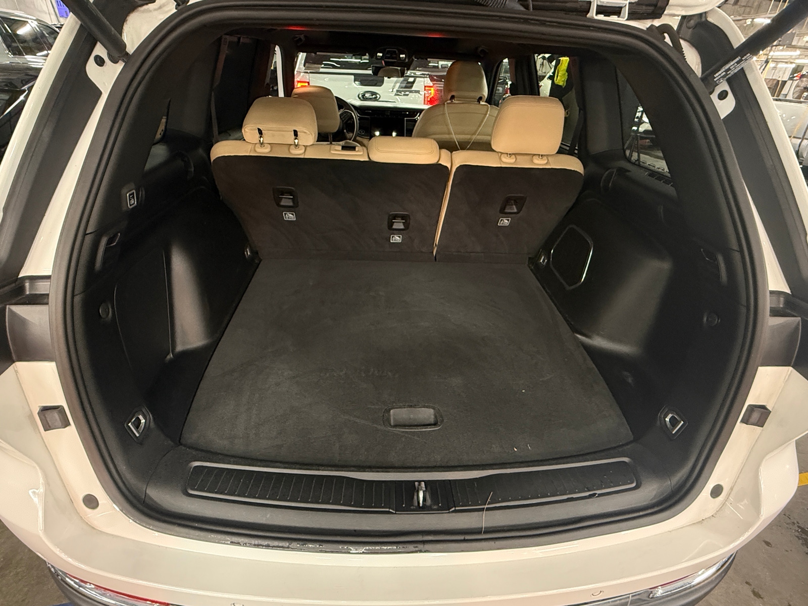 Thumbnail: 2022 Jeep Grand Cherokee - 6