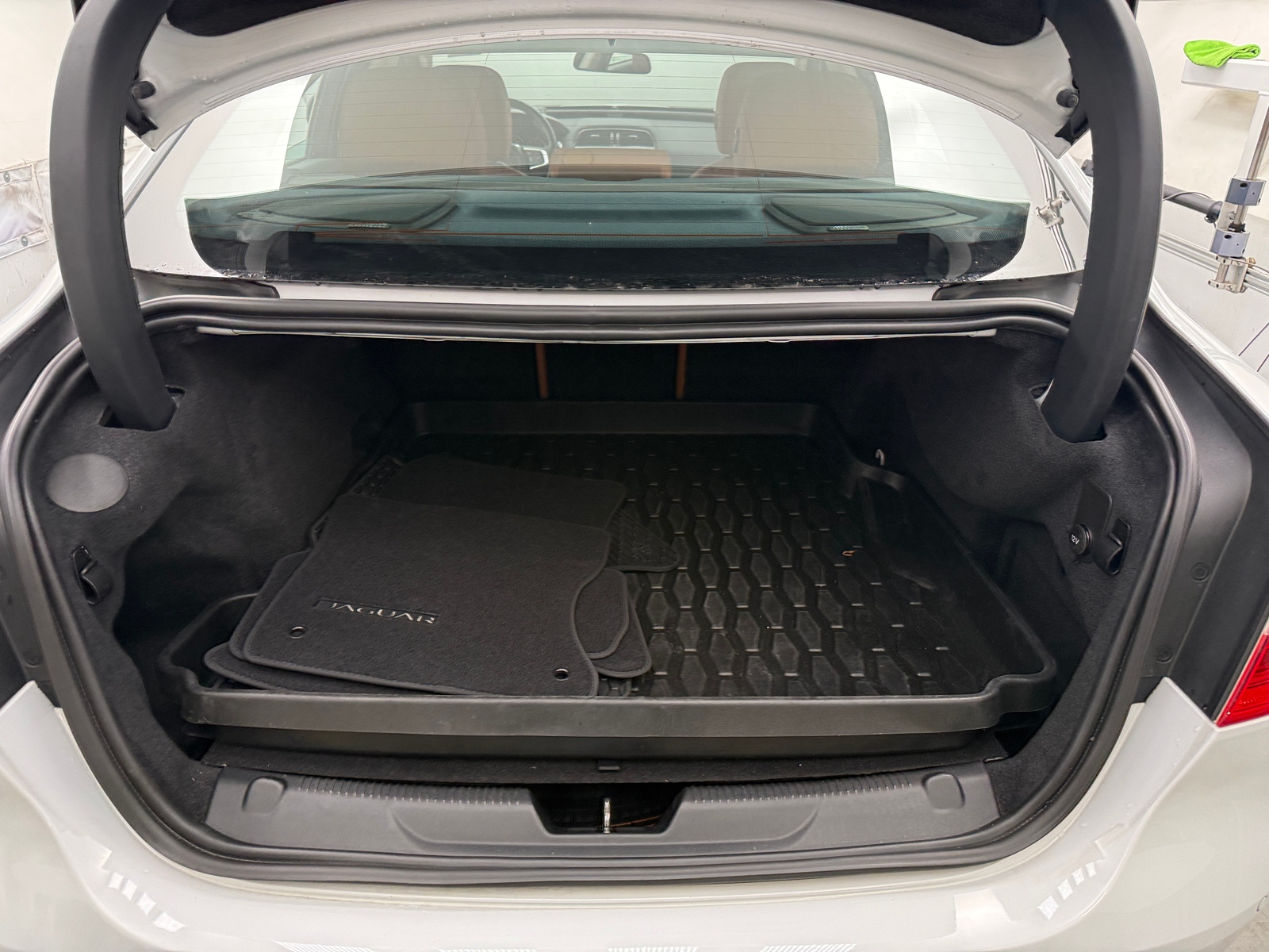 Thumbnail: 2018 Jaguar XE - 6