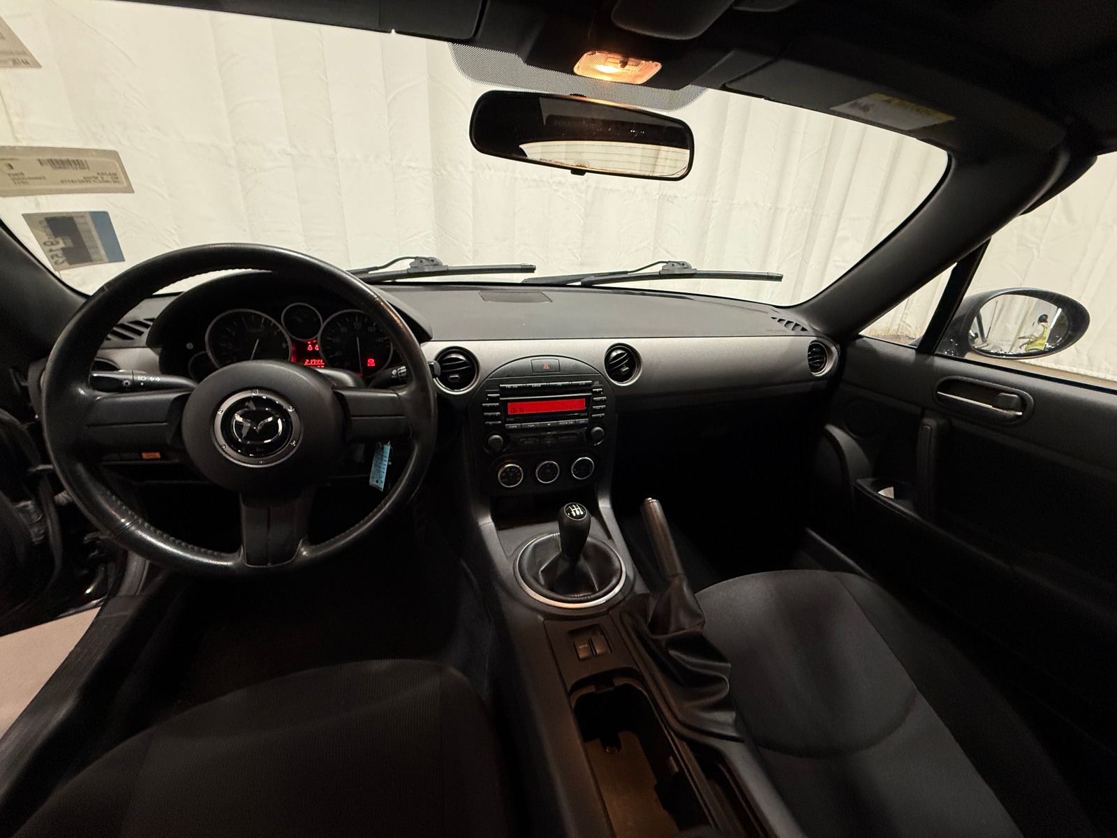 Thumbnail: 2011 Mazda MX-5 Miata - 3