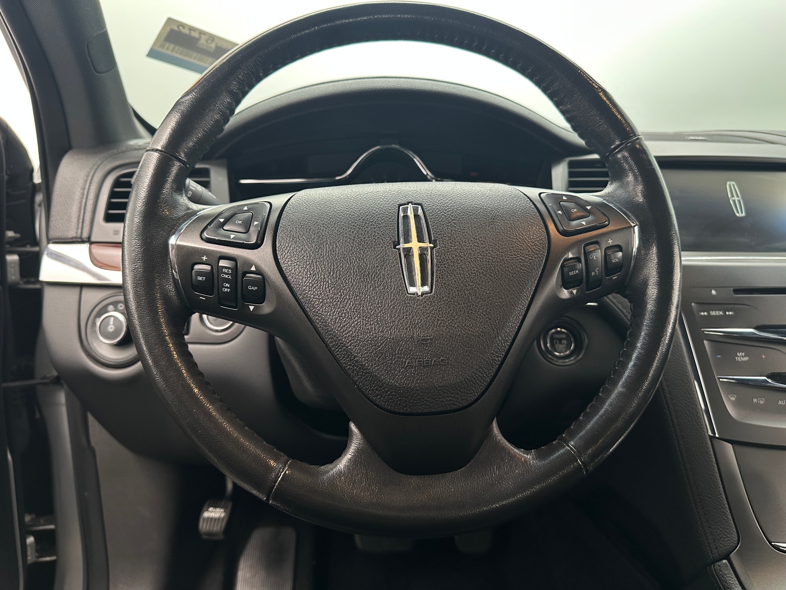 Thumbnail: 2013 Lincoln MKS - 4