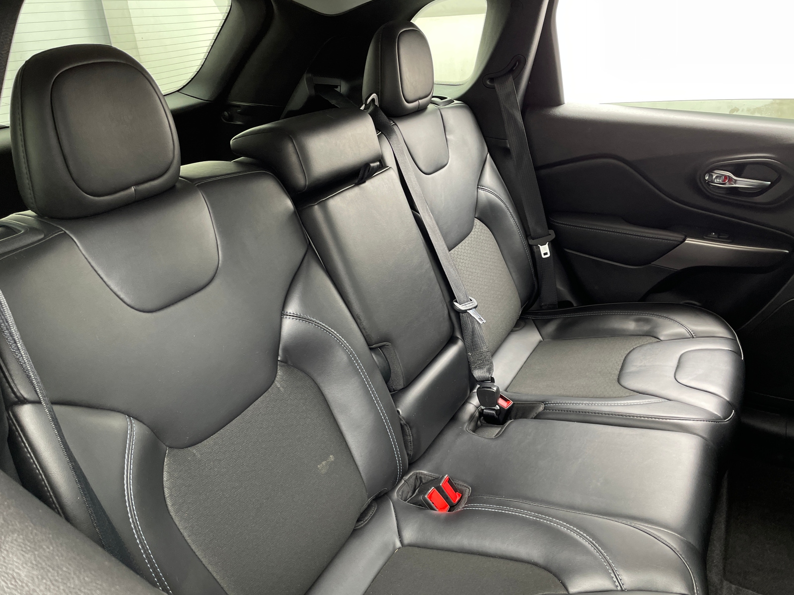 Thumbnail: 2020 Jeep Cherokee - 6