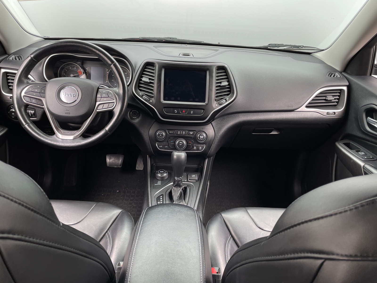 Thumbnail: 2020 Jeep Cherokee - 3