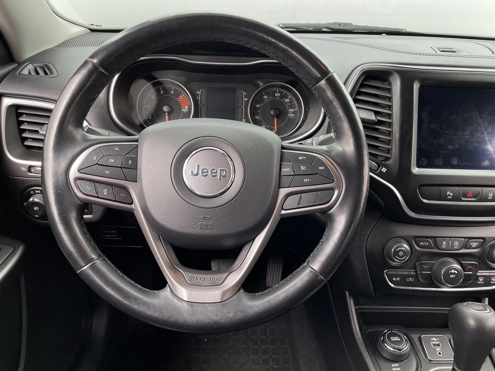 Thumbnail: 2020 Jeep Cherokee - 5