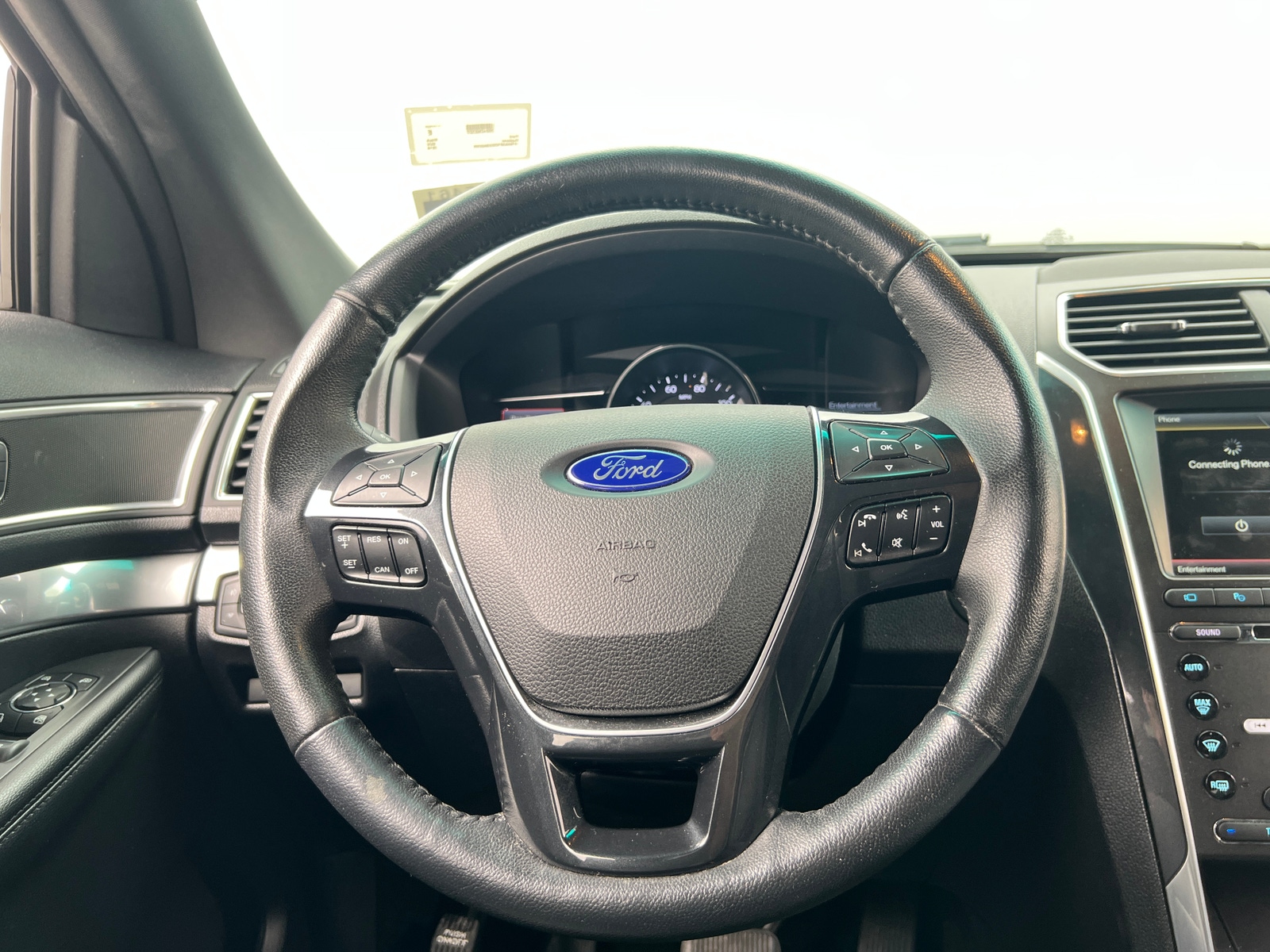 Thumbnail: 2016 Ford Explorer - 4