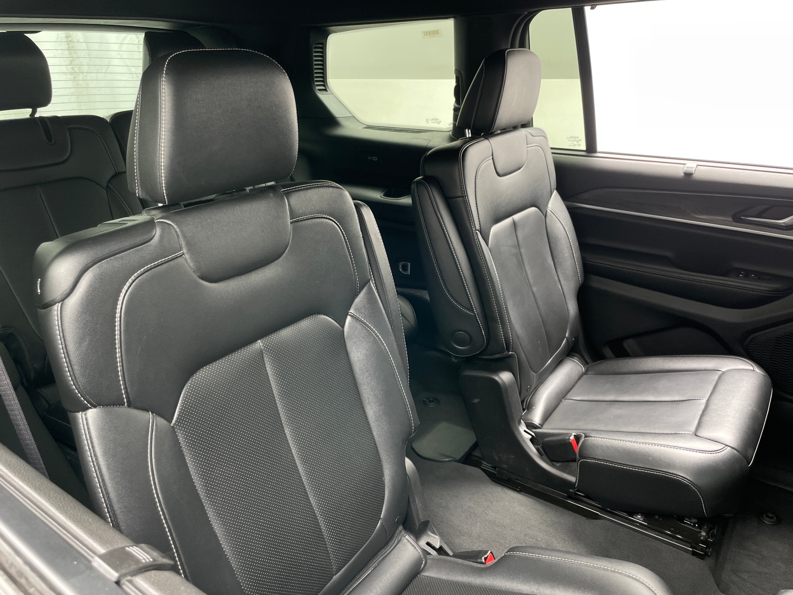 Thumbnail: 2024 Jeep Grand Cherokee L - 5