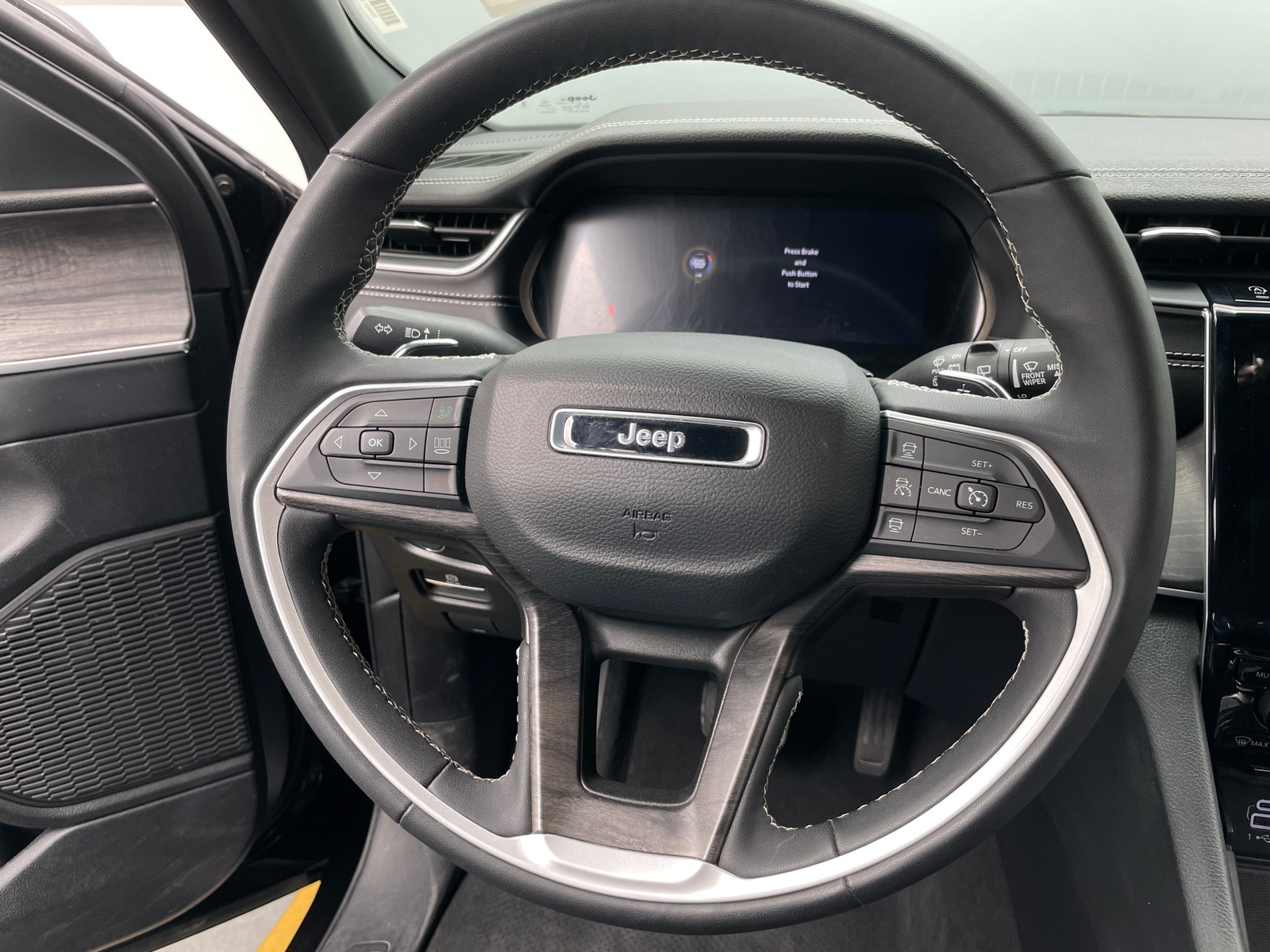 Thumbnail: 2024 Jeep Grand Cherokee L - 4