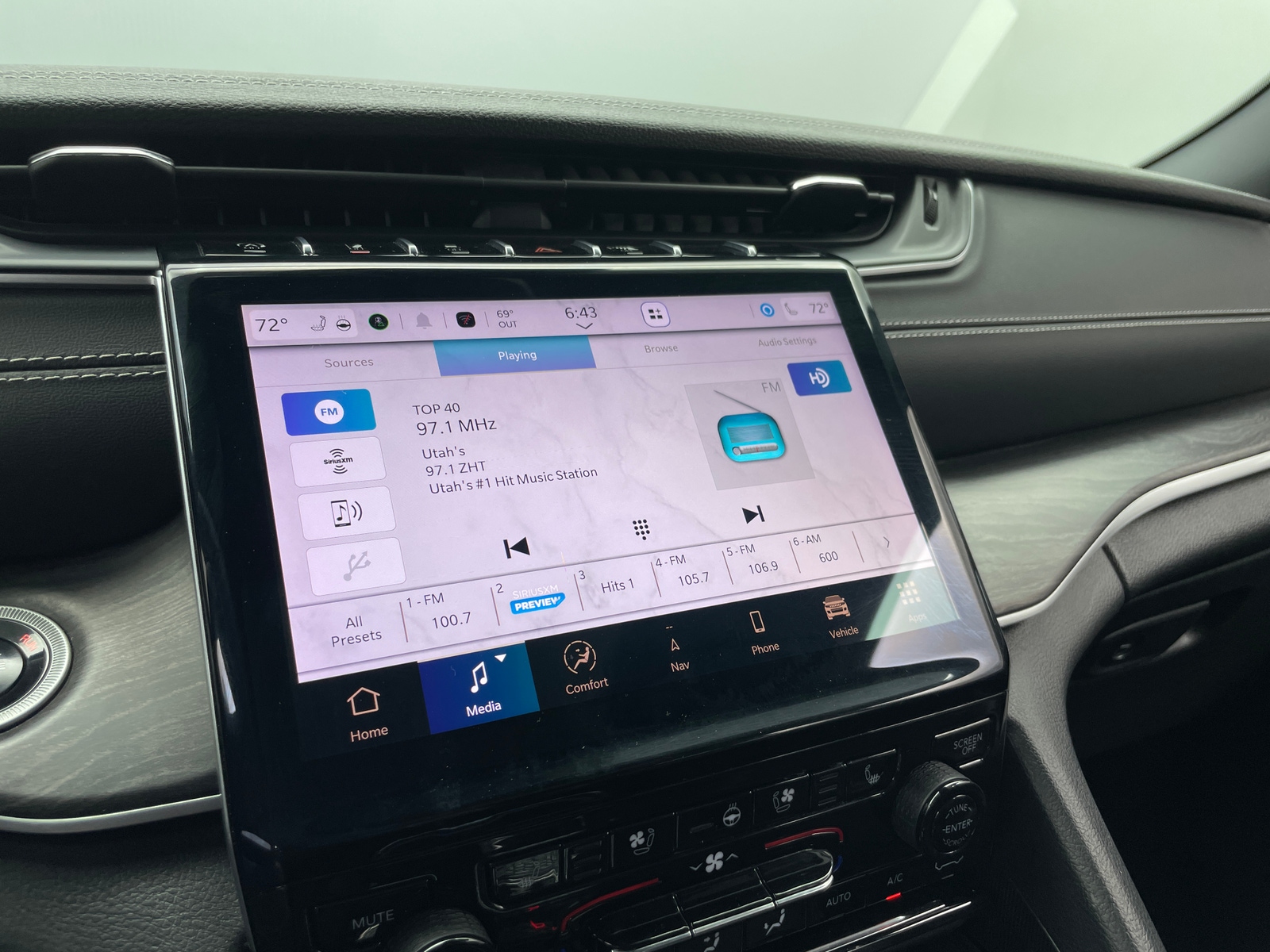 Thumbnail: 2024 Jeep Grand Cherokee L - 3