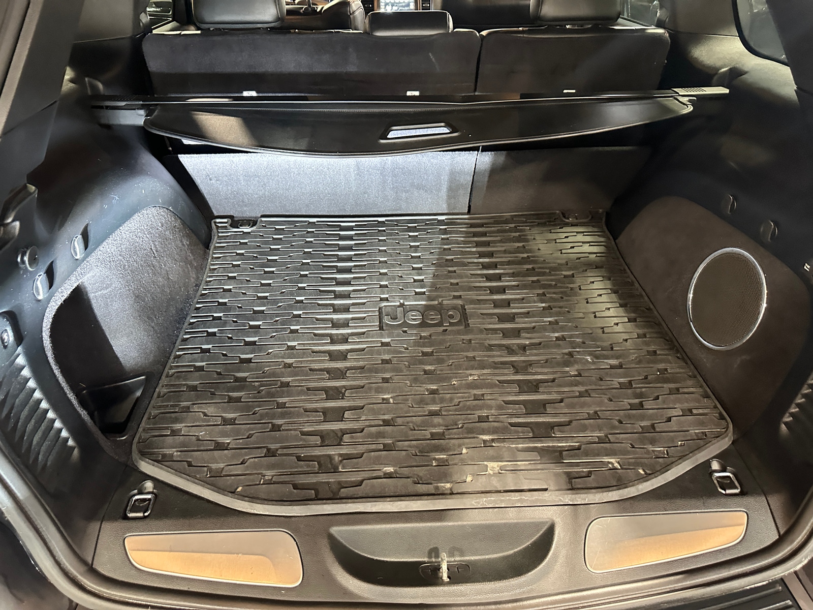 Thumbnail: 2018 Jeep Grand Cherokee - 6