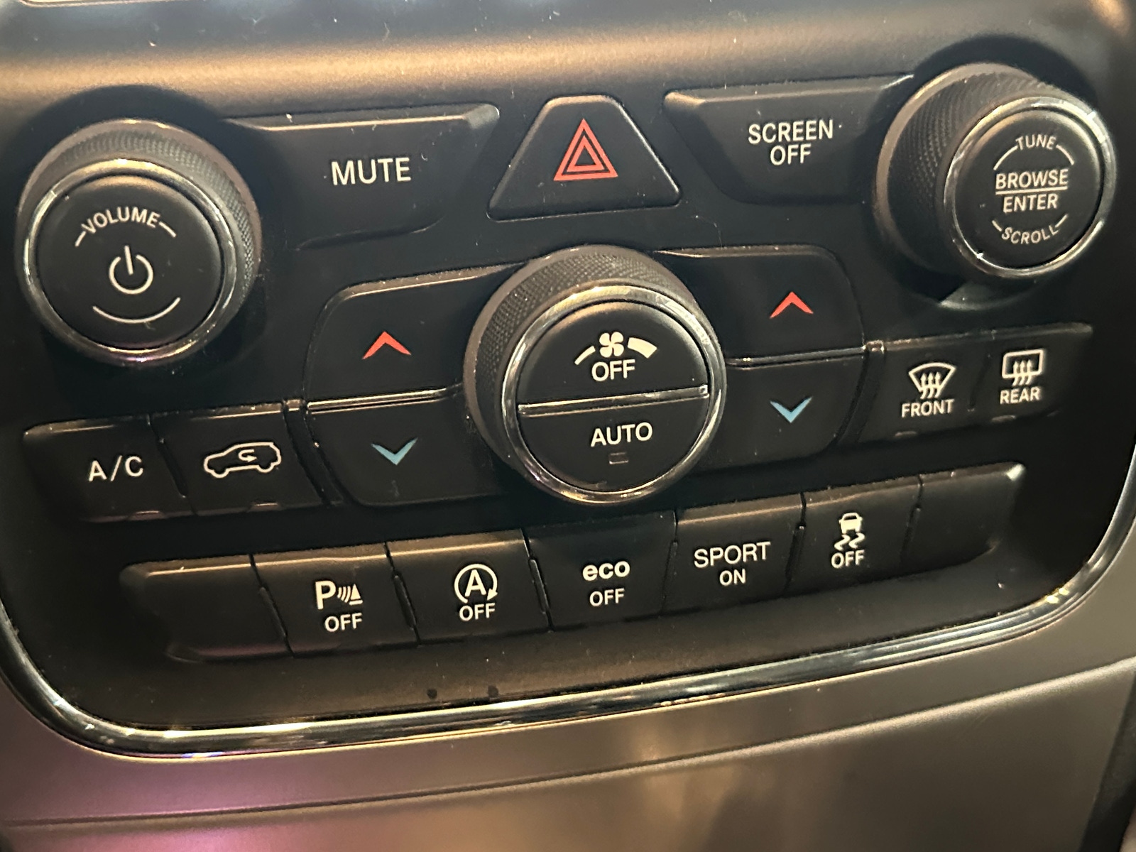 Thumbnail: 2018 Jeep Grand Cherokee - 3