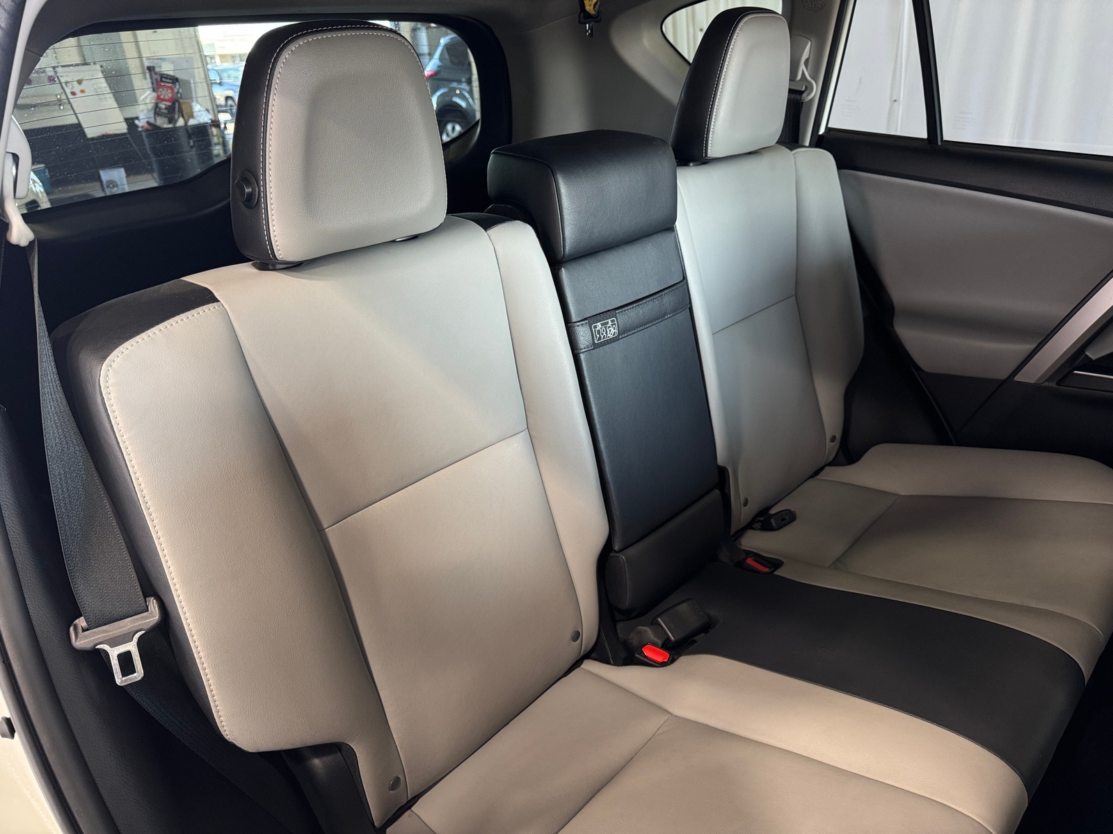 Thumbnail: 2018 Toyota RAV4 - 5