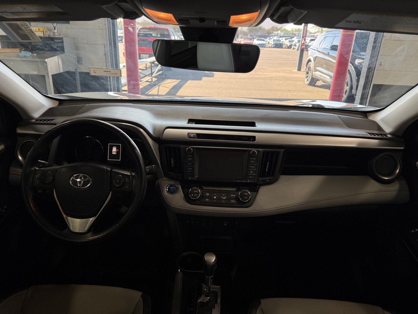 Thumbnail: 2018 Toyota RAV4 - 2