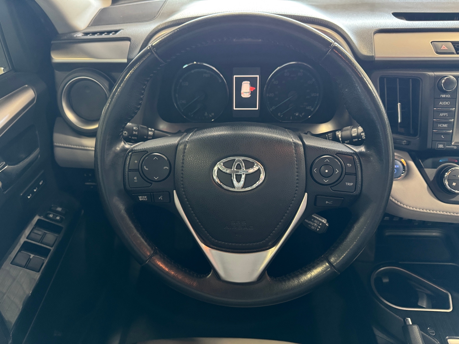 Thumbnail: 2018 Toyota RAV4 - 4