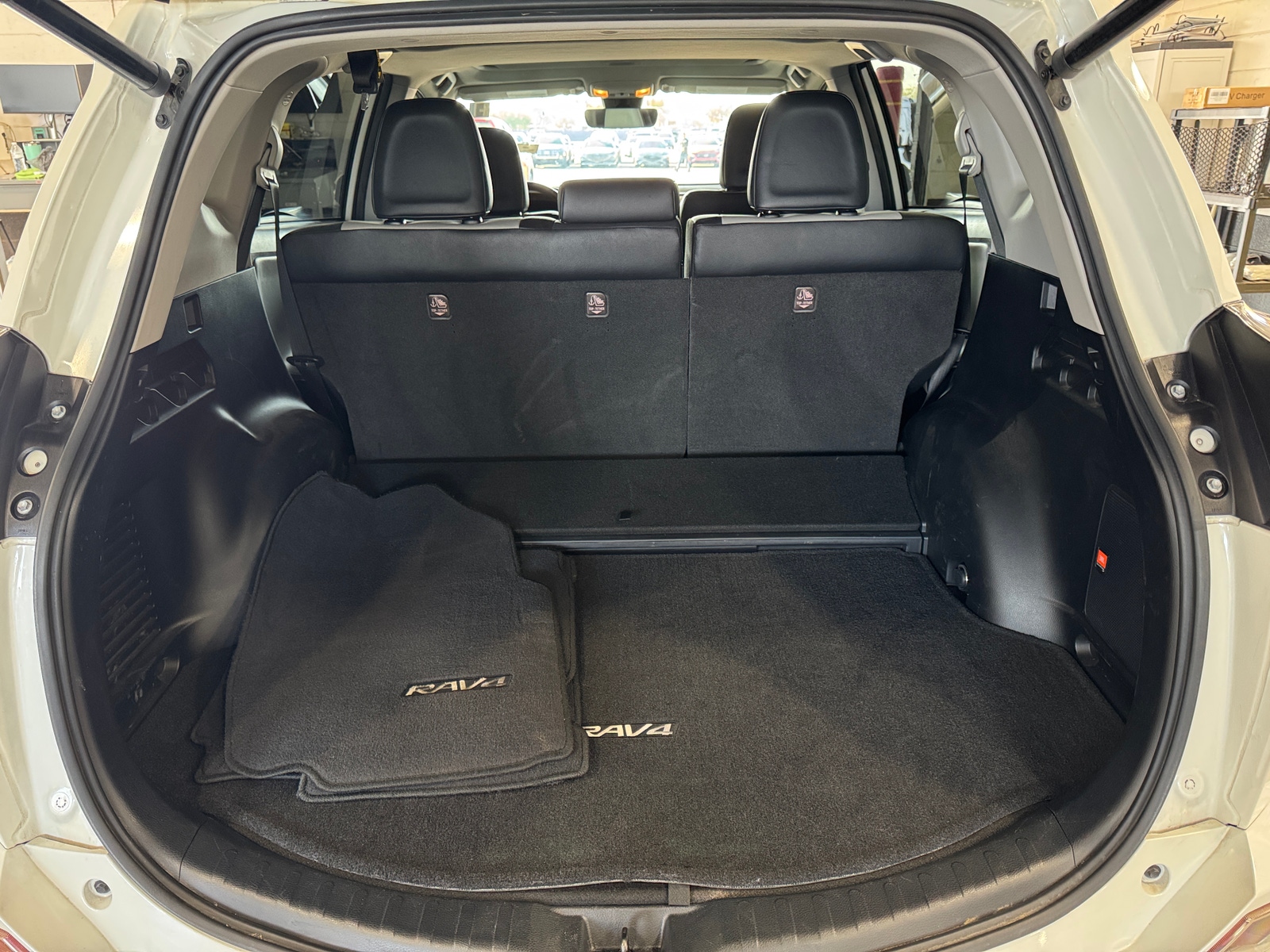 Thumbnail: 2018 Toyota RAV4 - 6