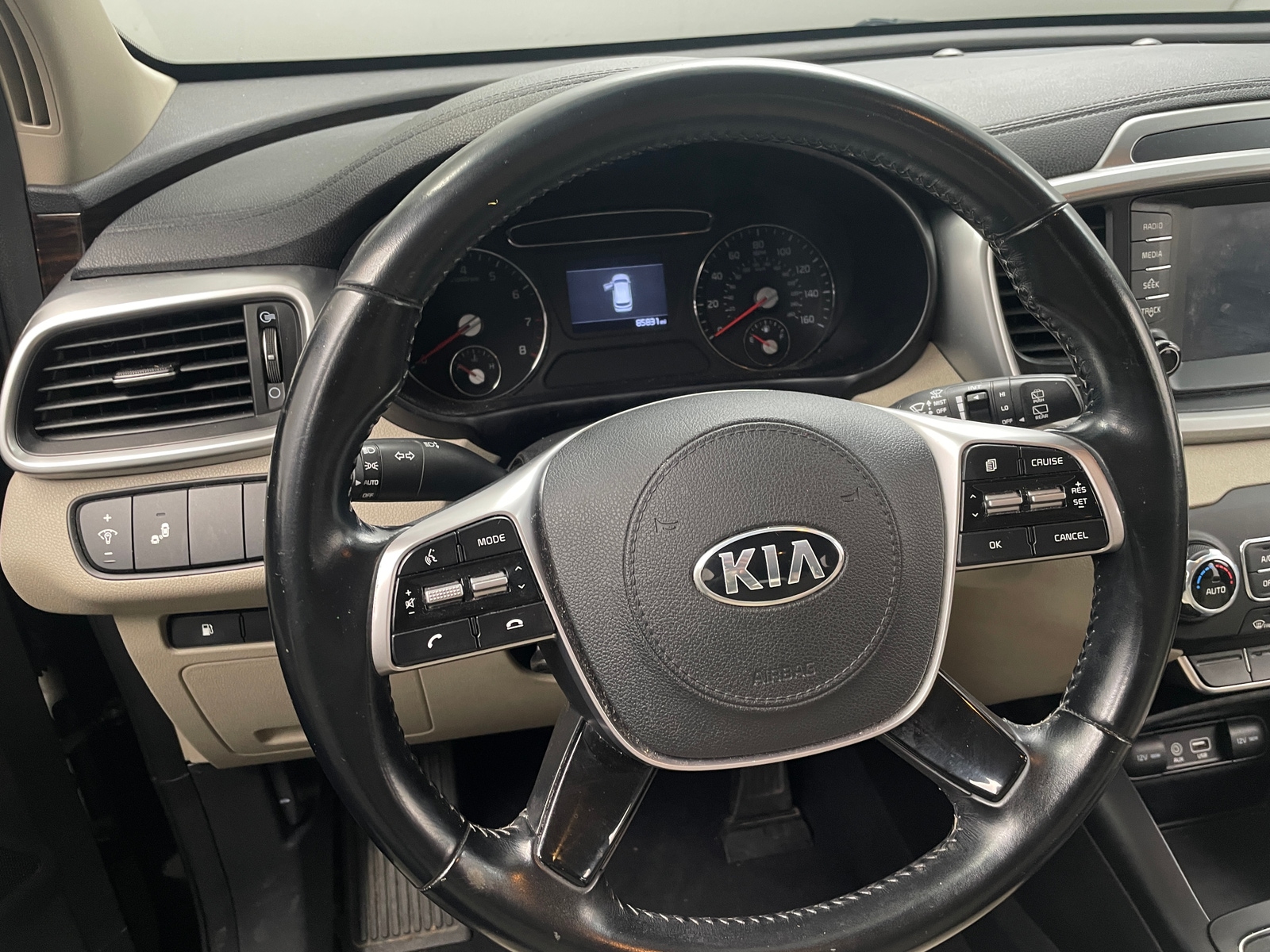 Thumbnail: 2020 Kia Sorento - 4