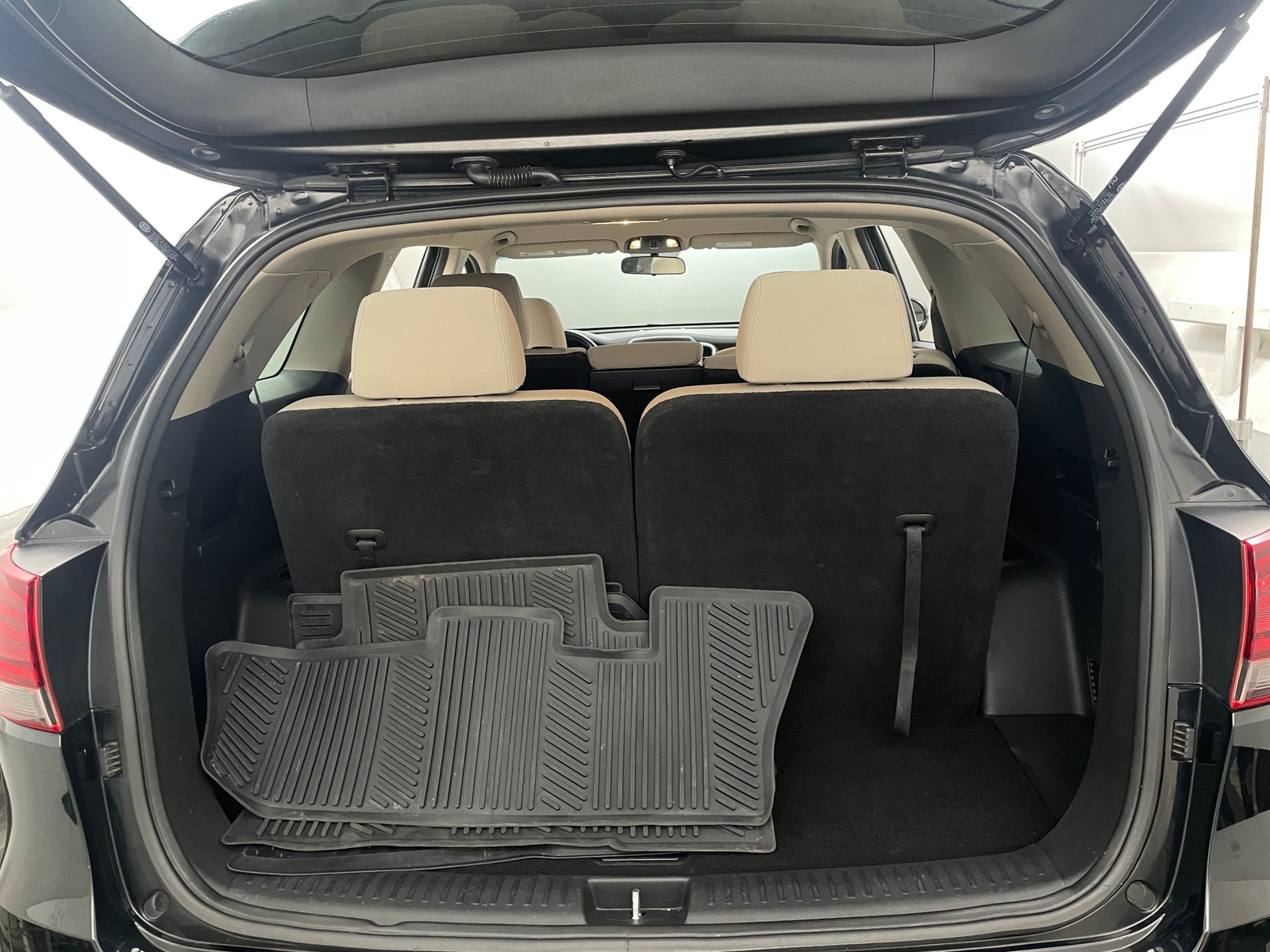 Thumbnail: 2020 Kia Sorento - 6