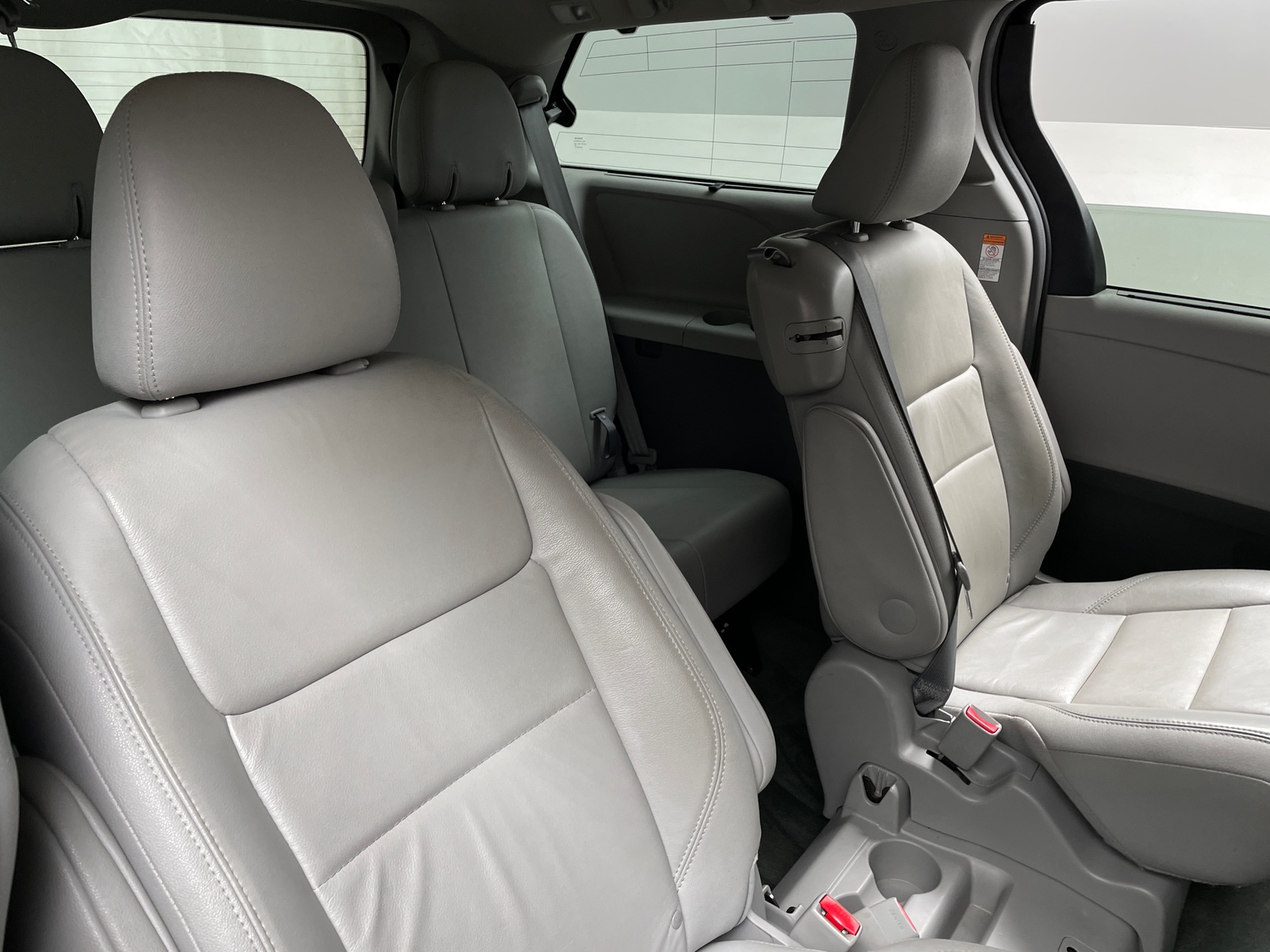 Thumbnail: 2015 Toyota Sienna - 5