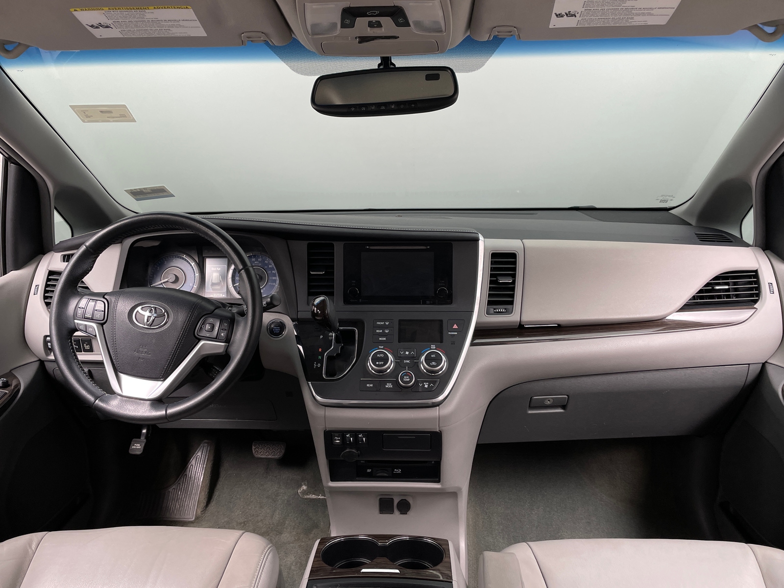 Thumbnail: 2015 Toyota Sienna - 2