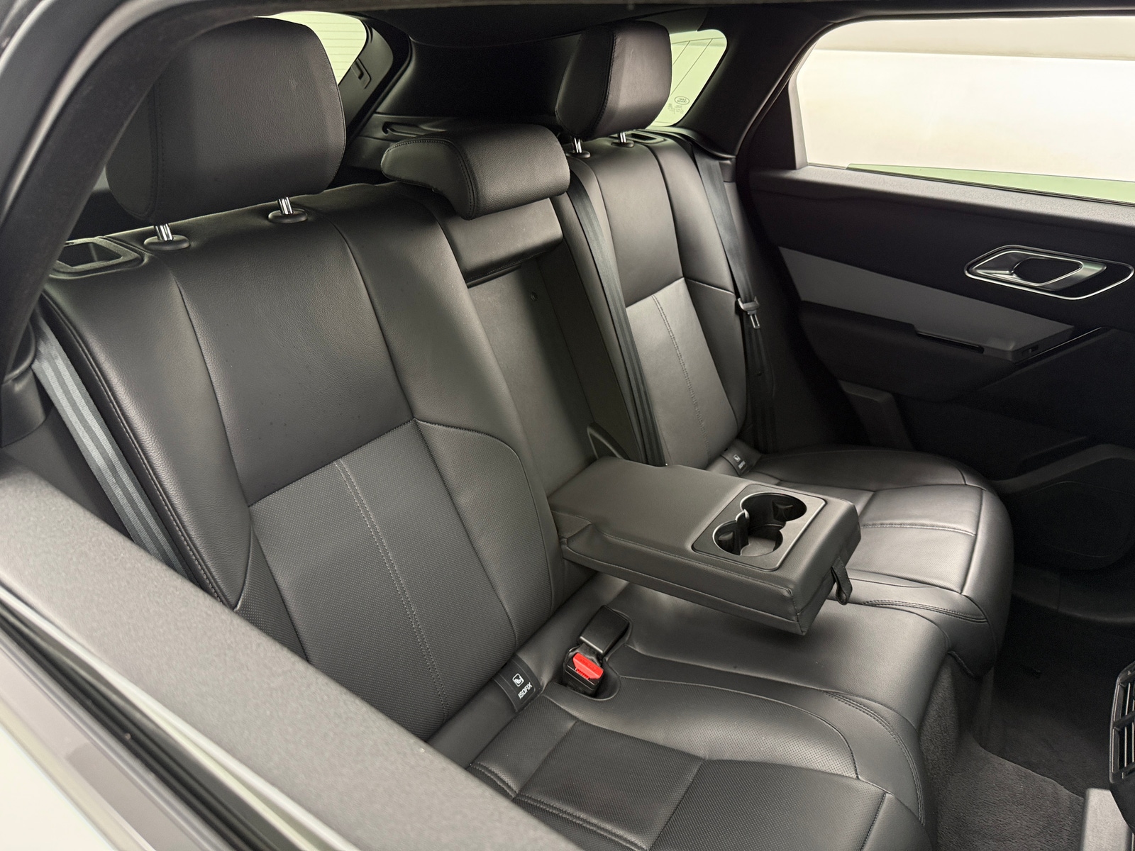 Thumbnail: 2025 Land Rover Range Rover Velar - 5