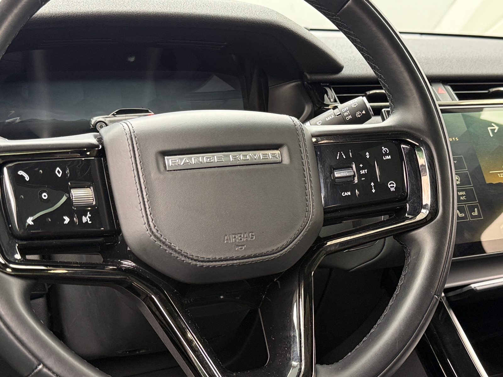 Thumbnail: 2025 Land Rover Range Rover Velar - 4