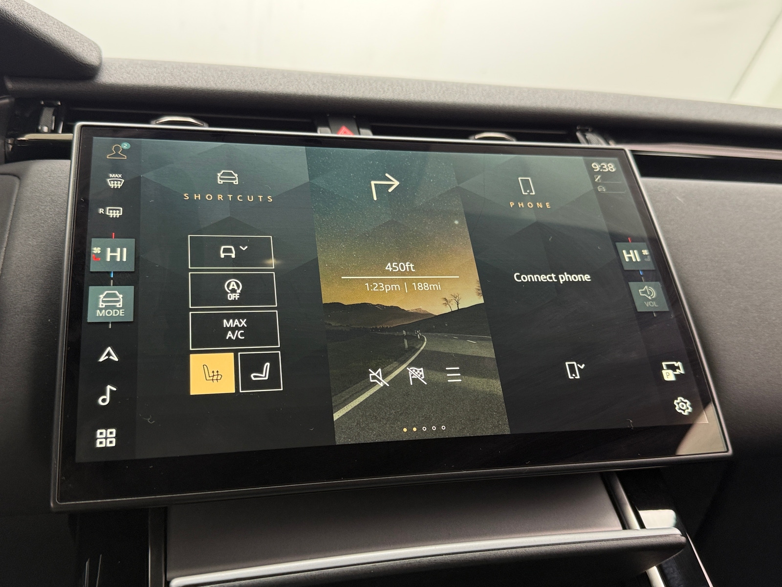 Thumbnail: 2025 Land Rover Range Rover Velar - 3