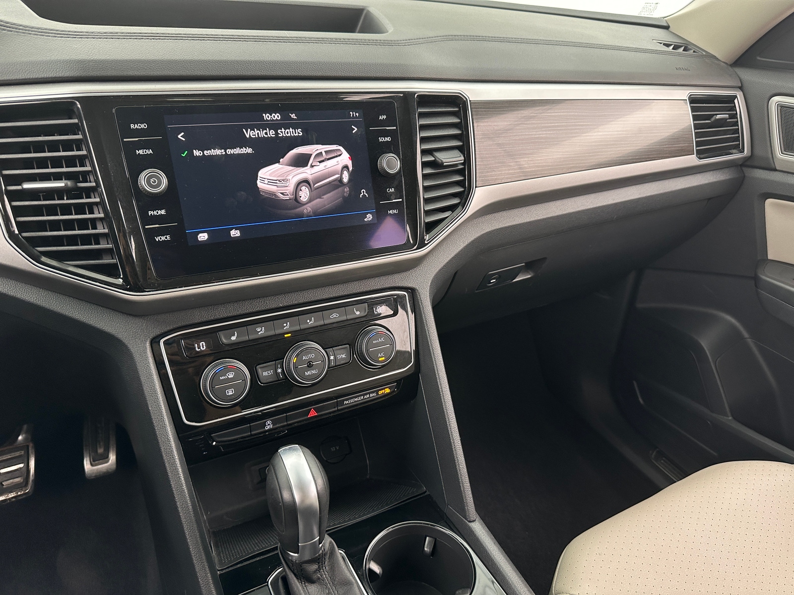 Thumbnail: 2018 Volkswagen Atlas - 3