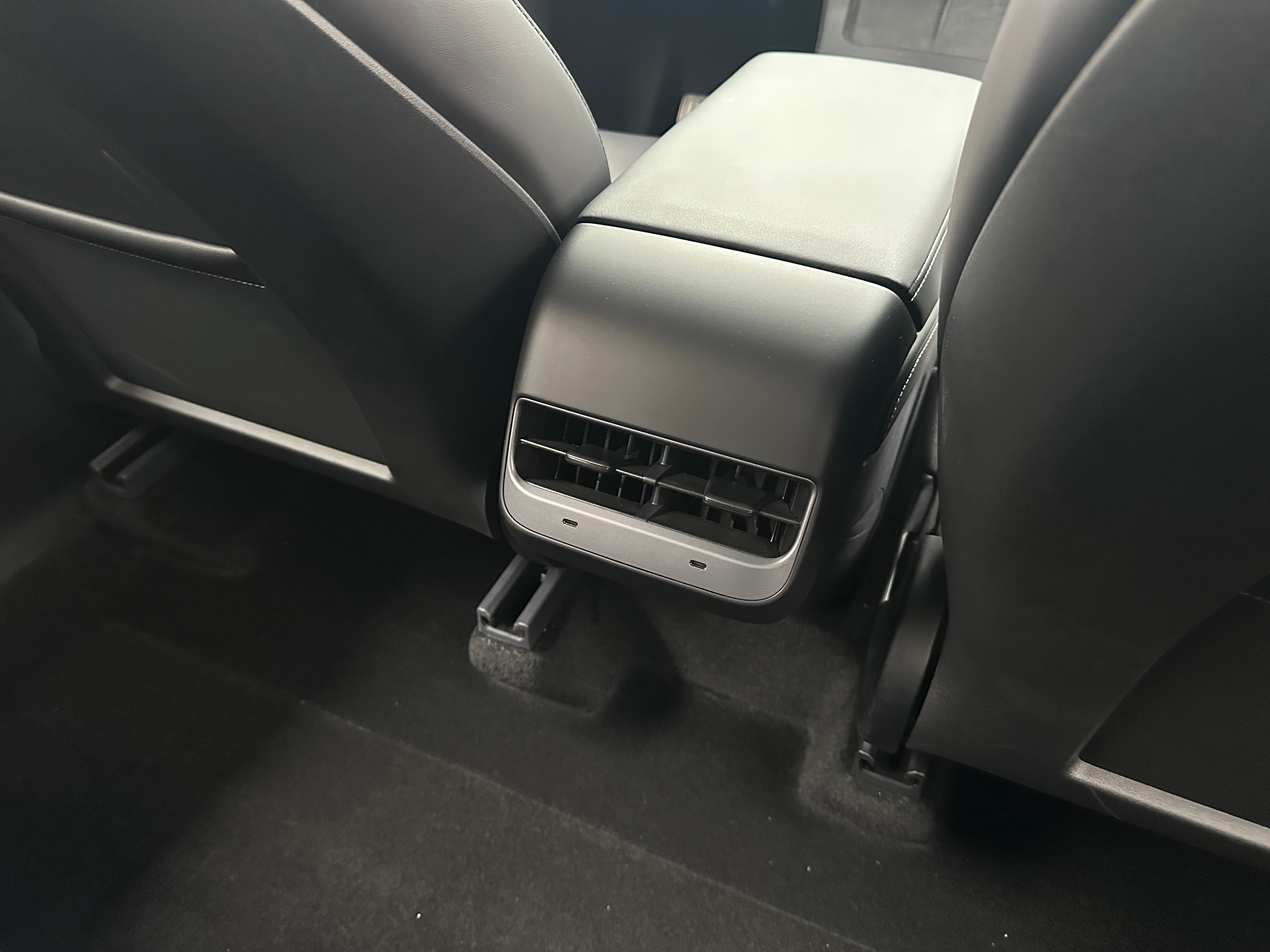 Used 2024 Tesla Model Y Long Range with VIN 7SAYGAEEXRF070499 for sale in Auburn, WA