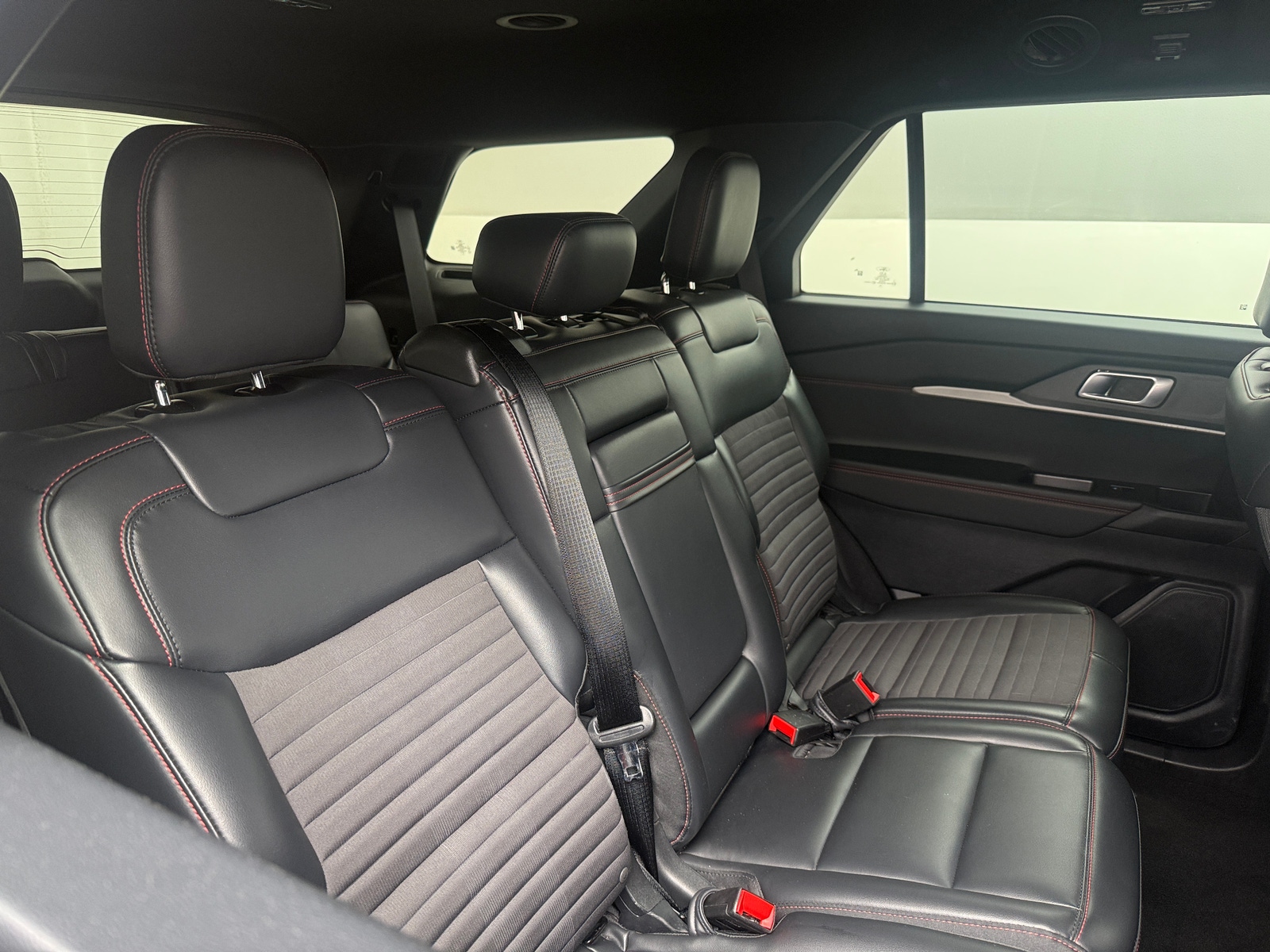 Thumbnail: 2025 Ford Explorer - 5