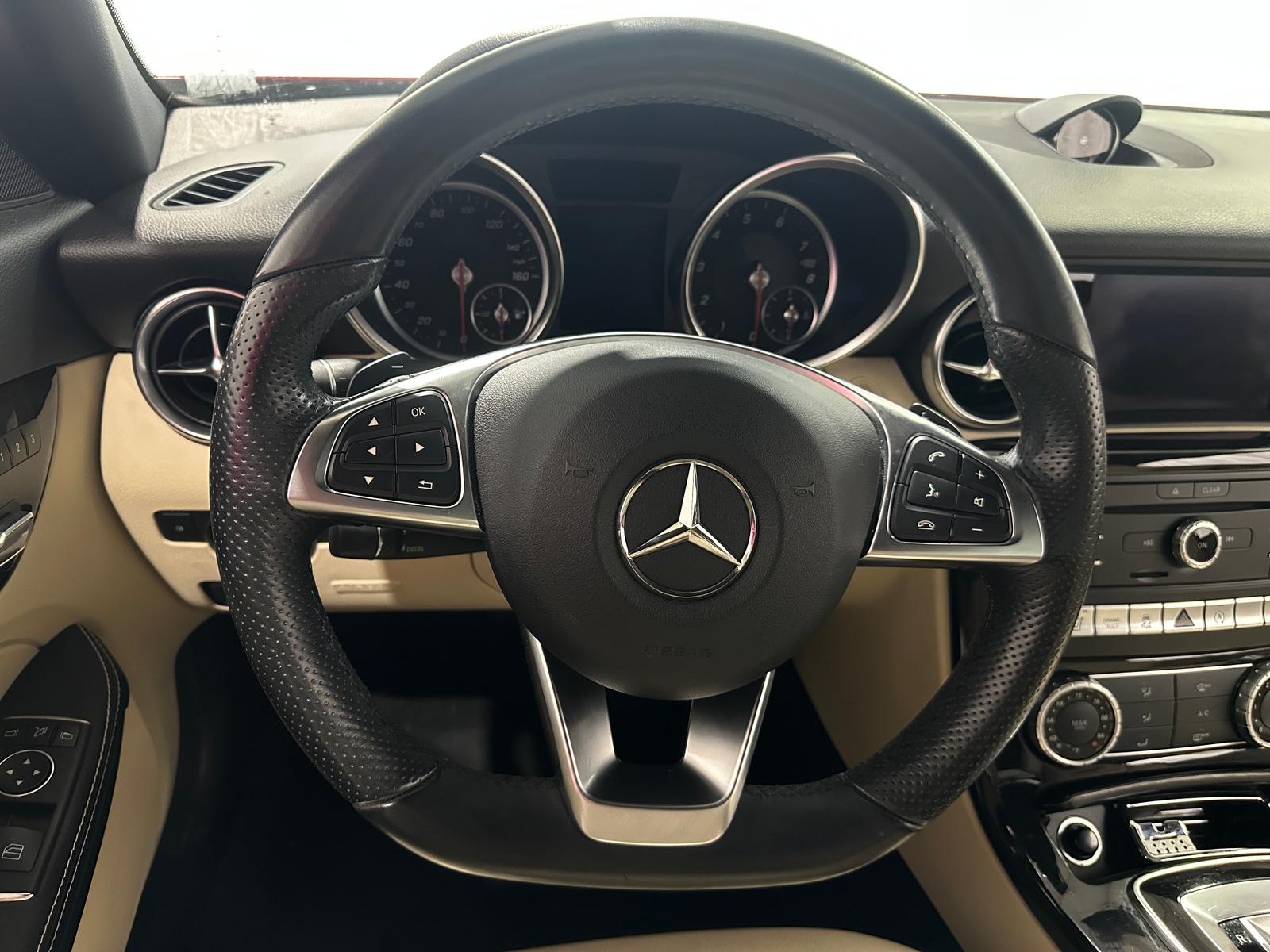 Thumbnail: 2017 Mercedes-Benz SLC - 4