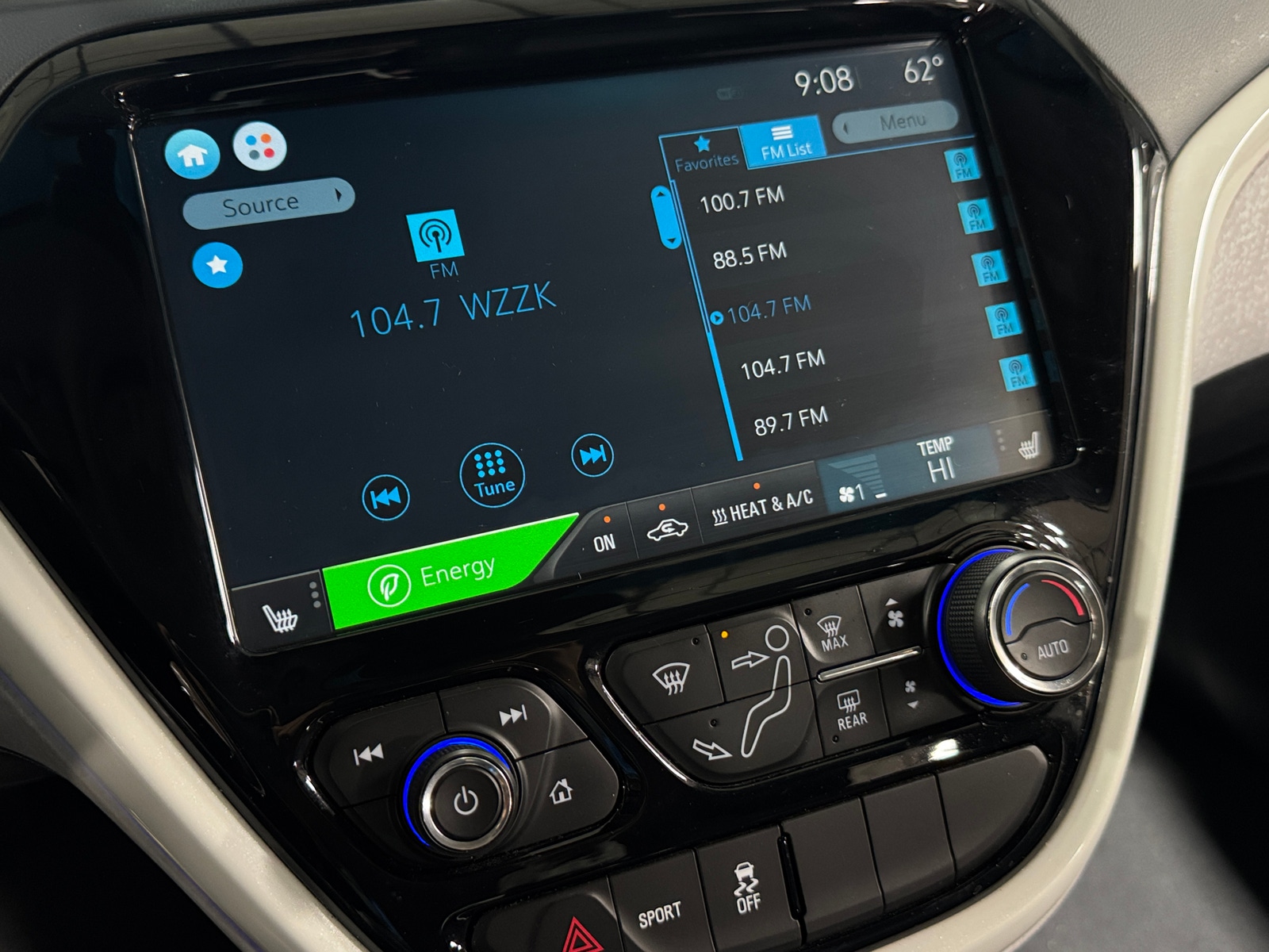 Thumbnail: 2017 Chevrolet Bolt EV - 3