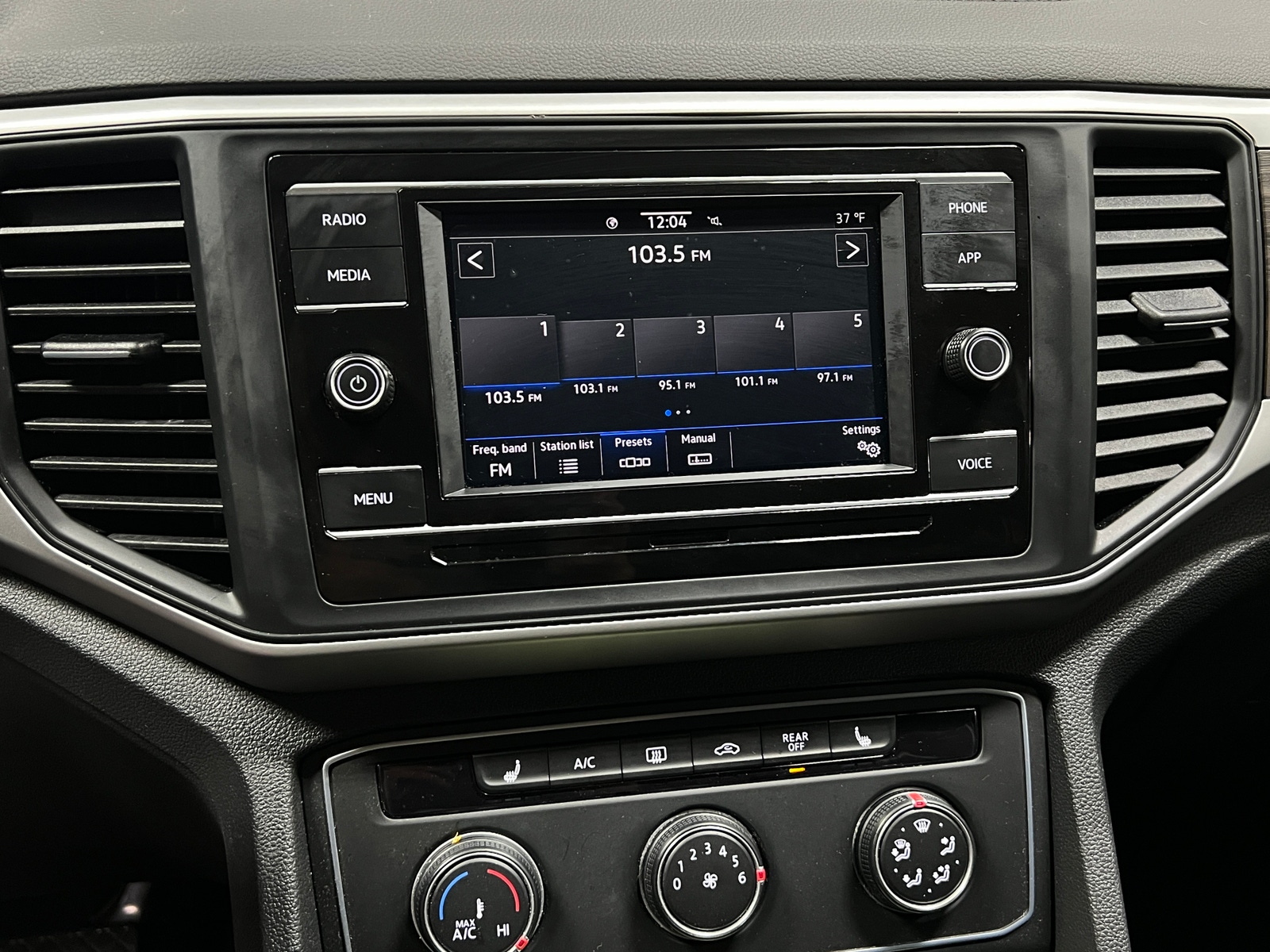 Thumbnail: 2022 Volkswagen Atlas - 3