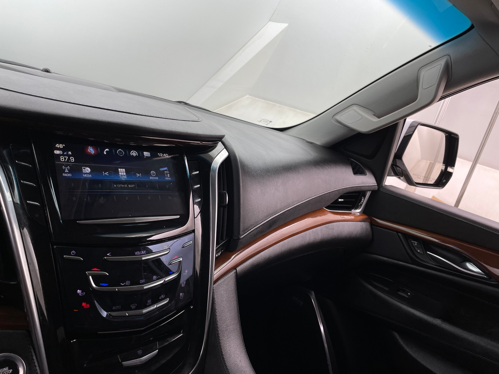 Thumbnail: 2018 Cadillac Escalade - 3