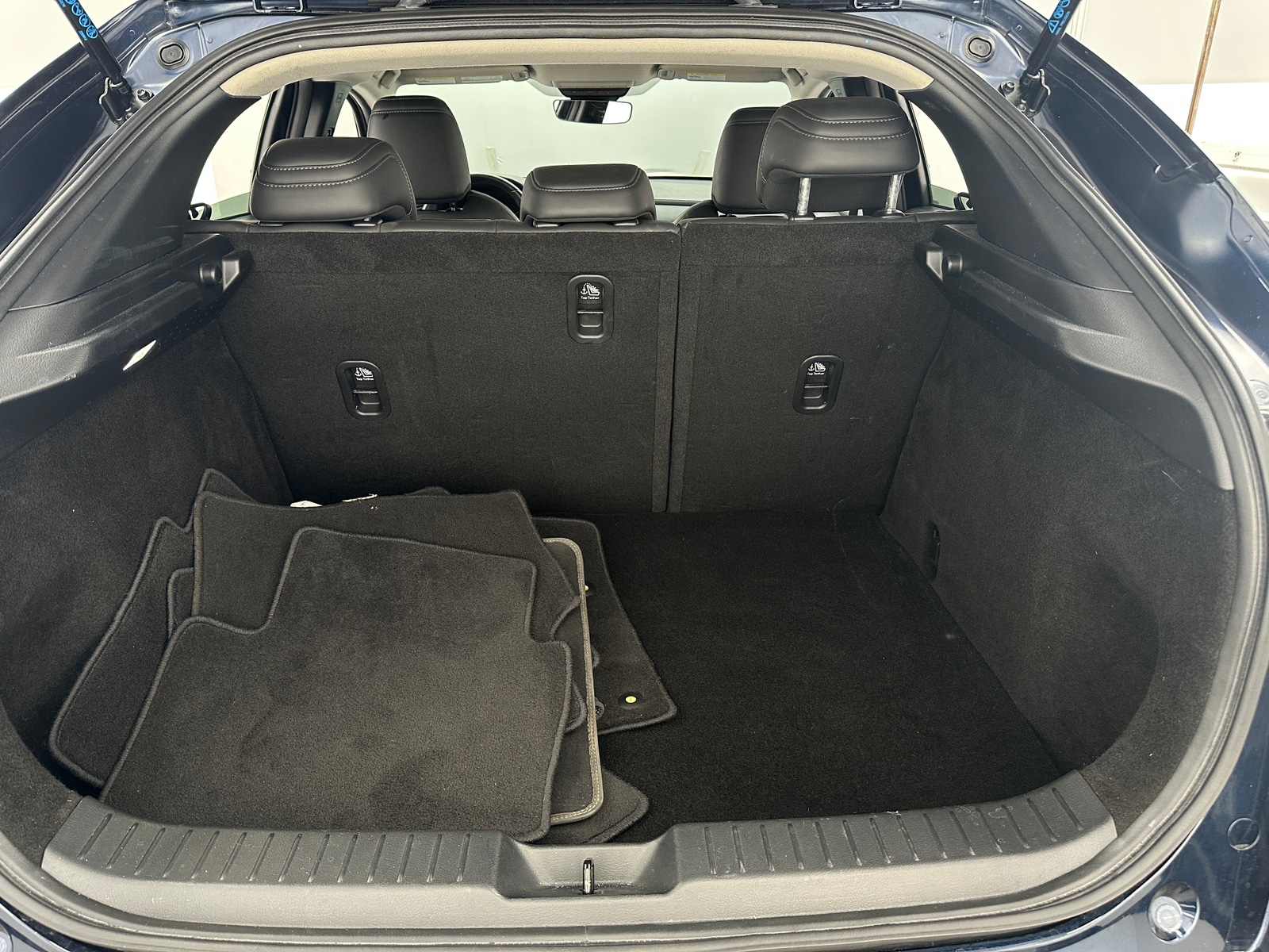 Thumbnail: 2023 Mazda CX-30 - 6