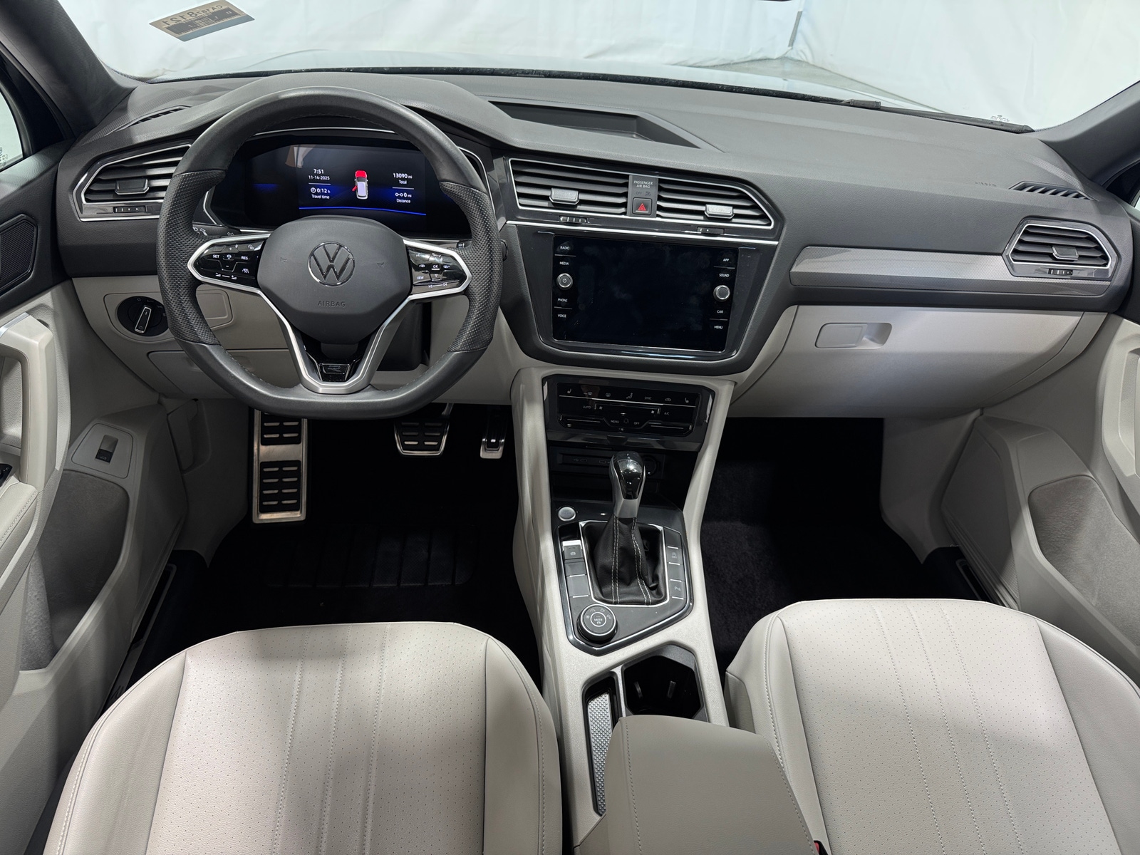 Thumbnail: 2024 Volkswagen Tiguan - 2